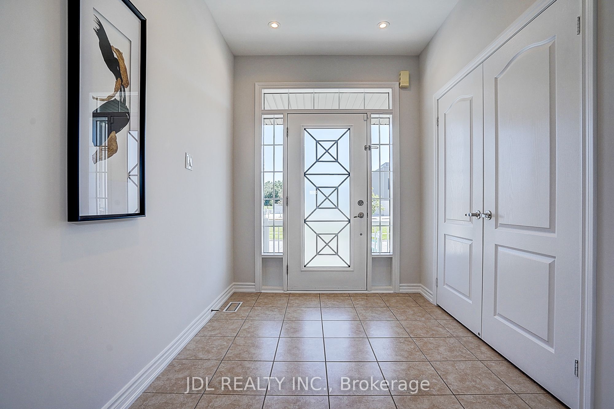 376 Miller Park Avenue, Bradford West Gwillimbury, ON L3Z 3J2 photo 4