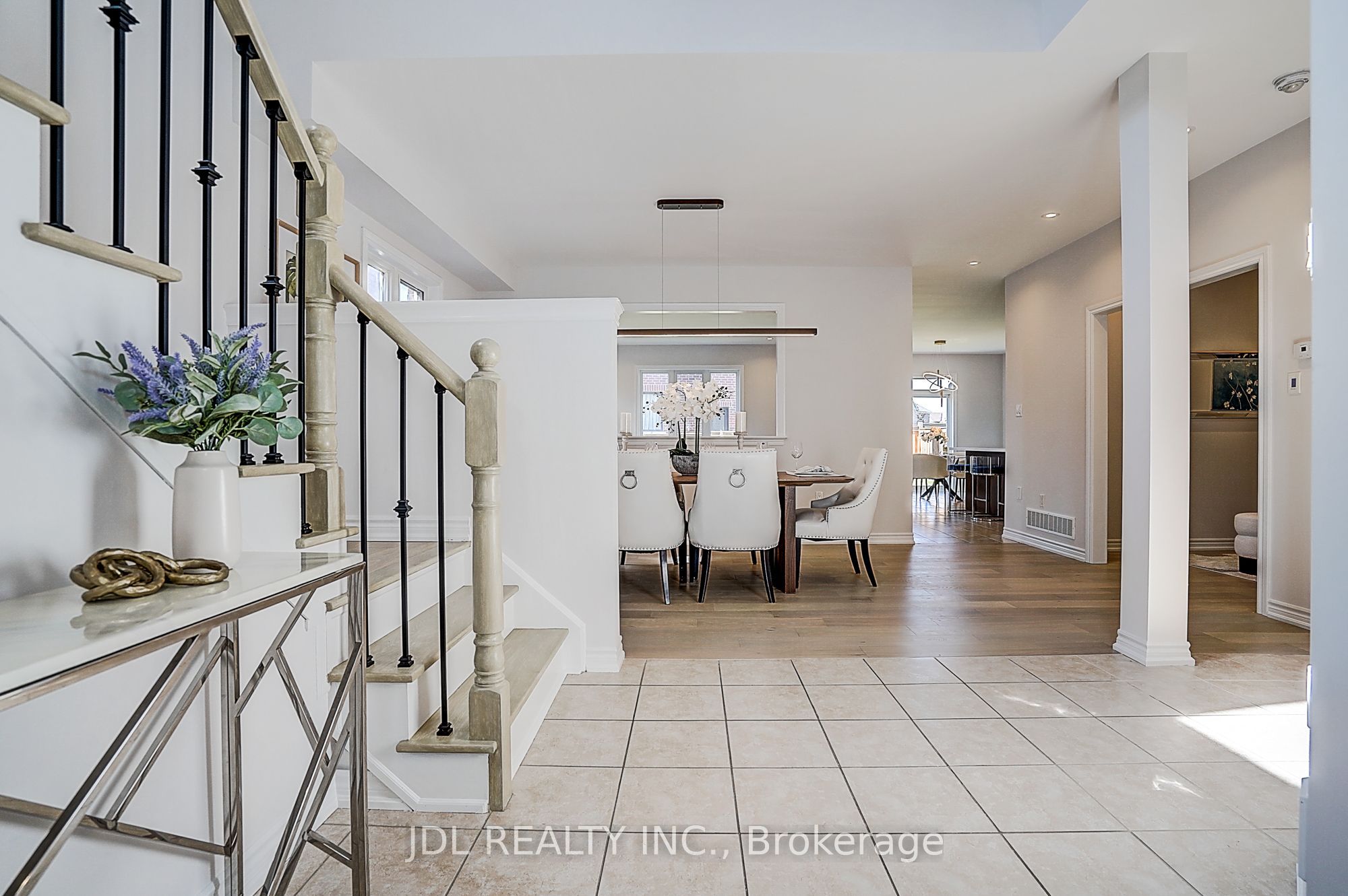 376 Miller Park Avenue, Bradford West Gwillimbury, ON L3Z 3J2 photo 5