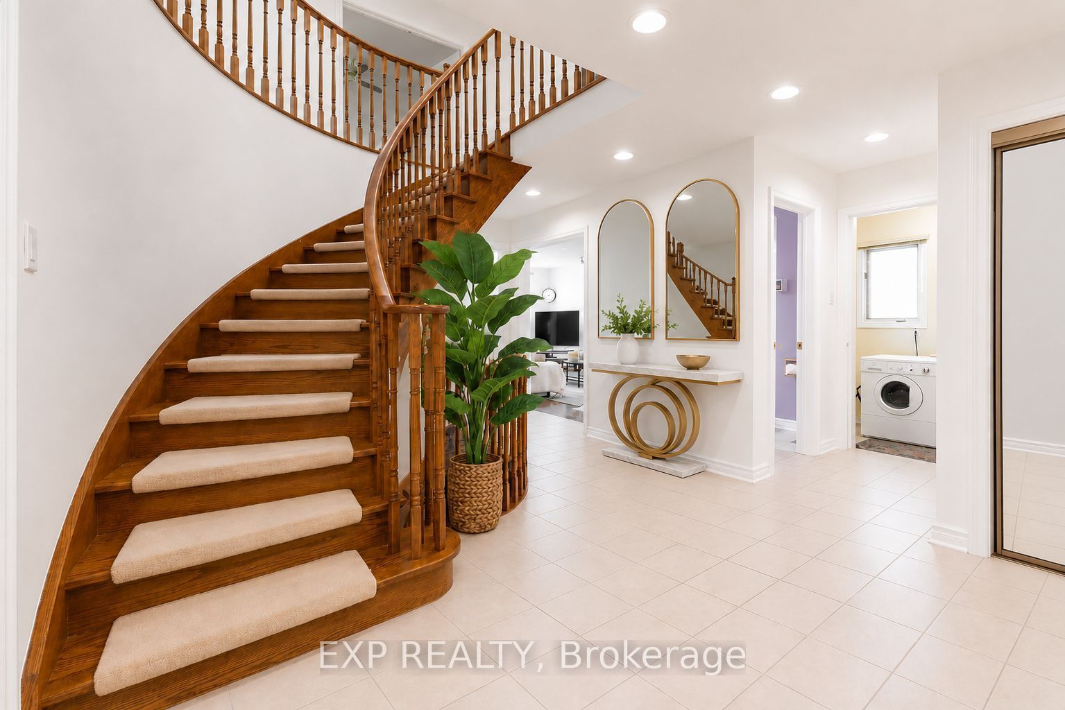 5 Hyde Park Drive, Richmond Hill, ON L4B 1V3 photo 2