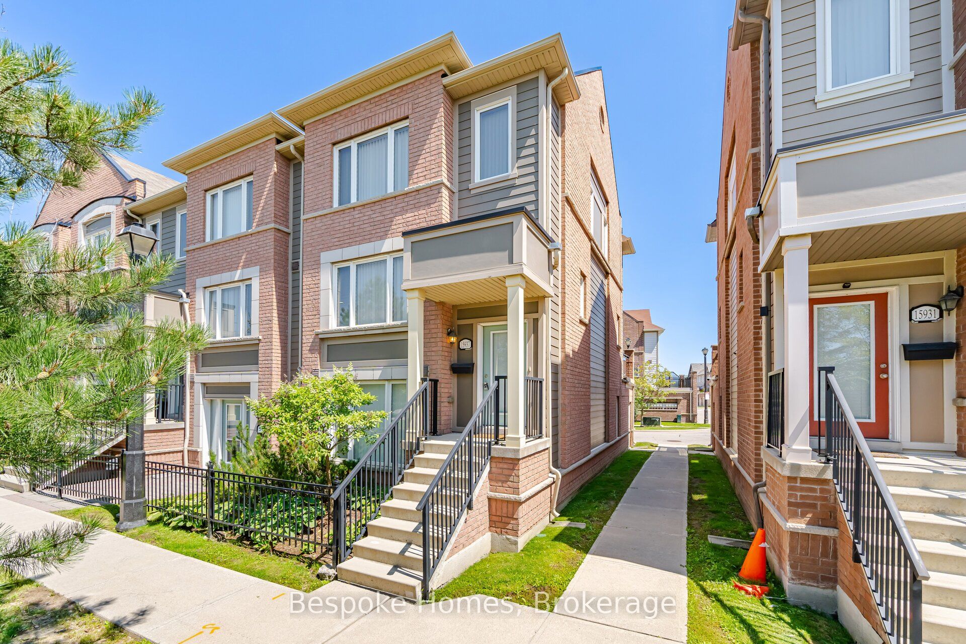 15937 Bayview Avenue, Aurora, ON L4G 0S3