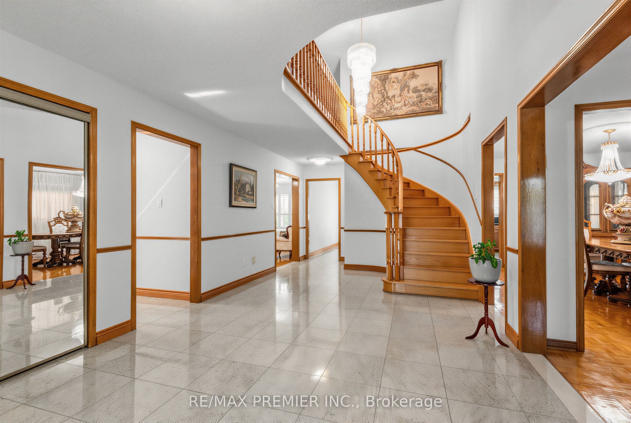 42 Burgosa Court, Vaughan, ON L4L 5C3 photo 4