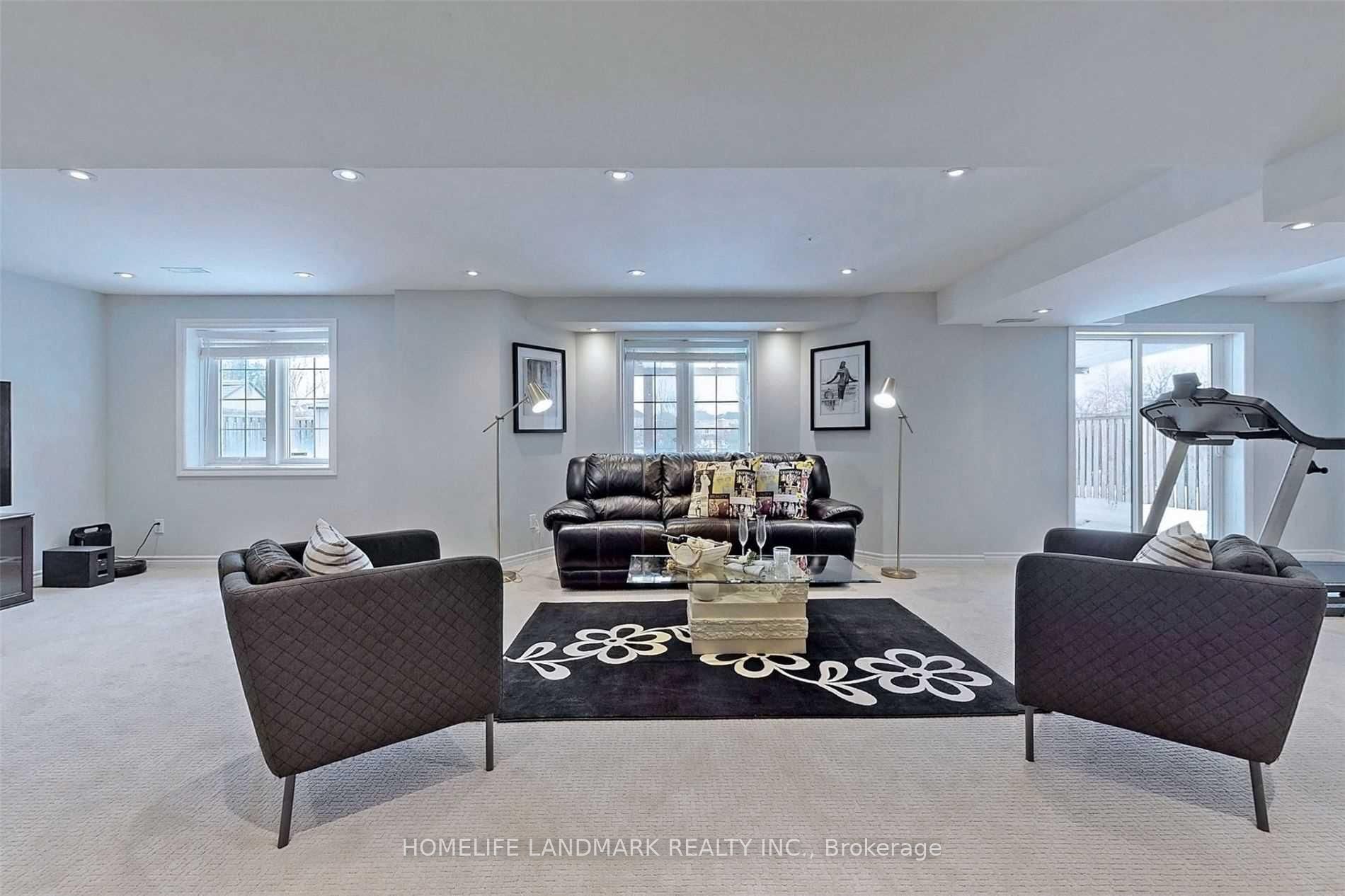 19 Brass Drive, Richmond Hill, ON L4E 4T3 photo 4