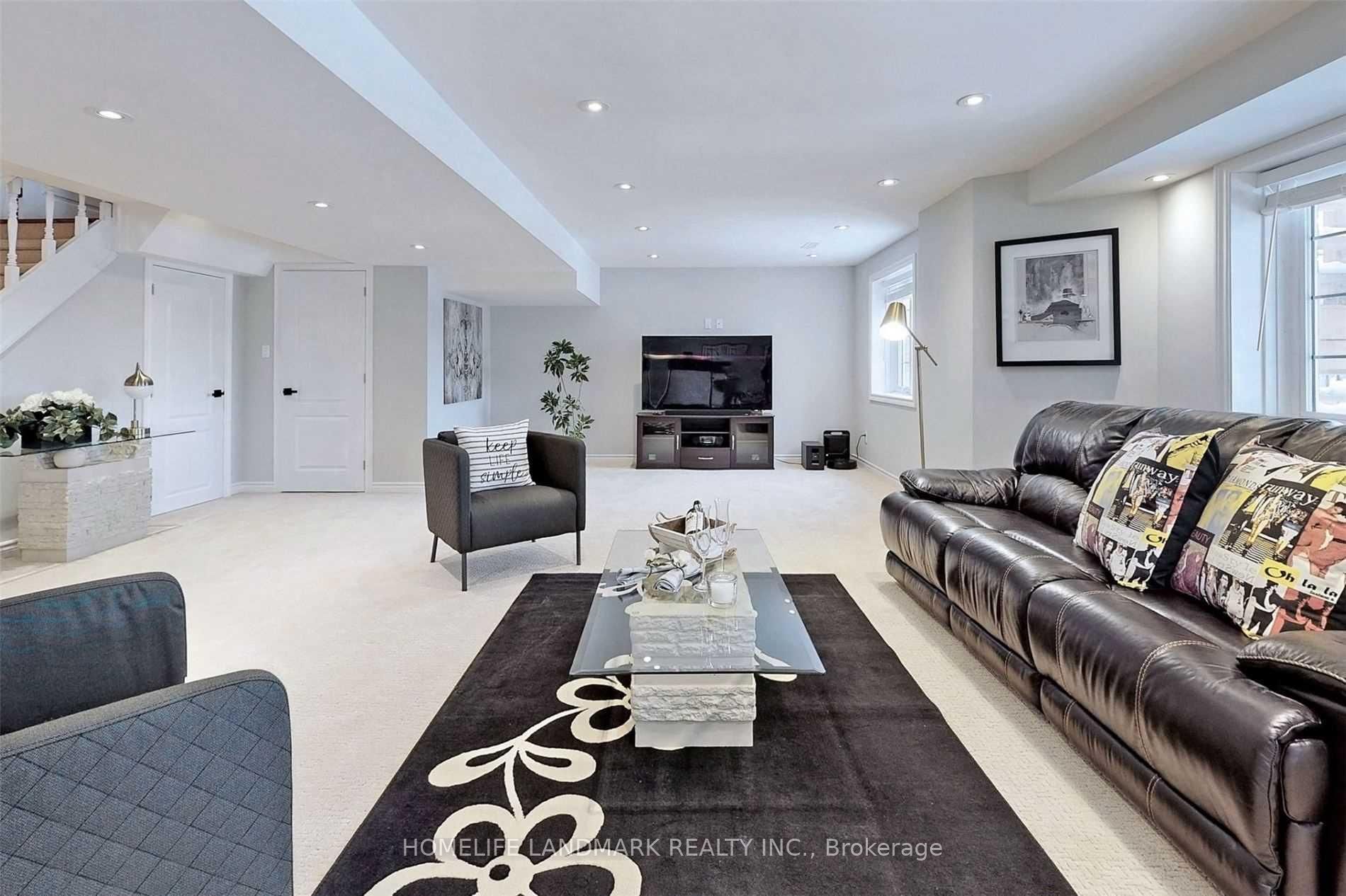 19 Brass Drive, Richmond Hill, ON L4E 4T3 photo 5