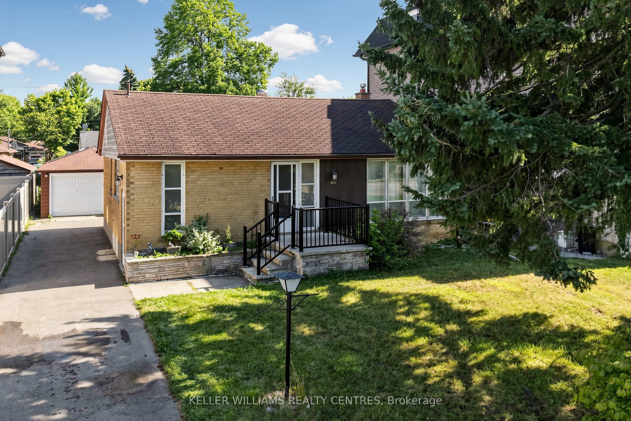 302 Palmer Avenue, Richmond Hill, ON L4C 1P3 photo 3
