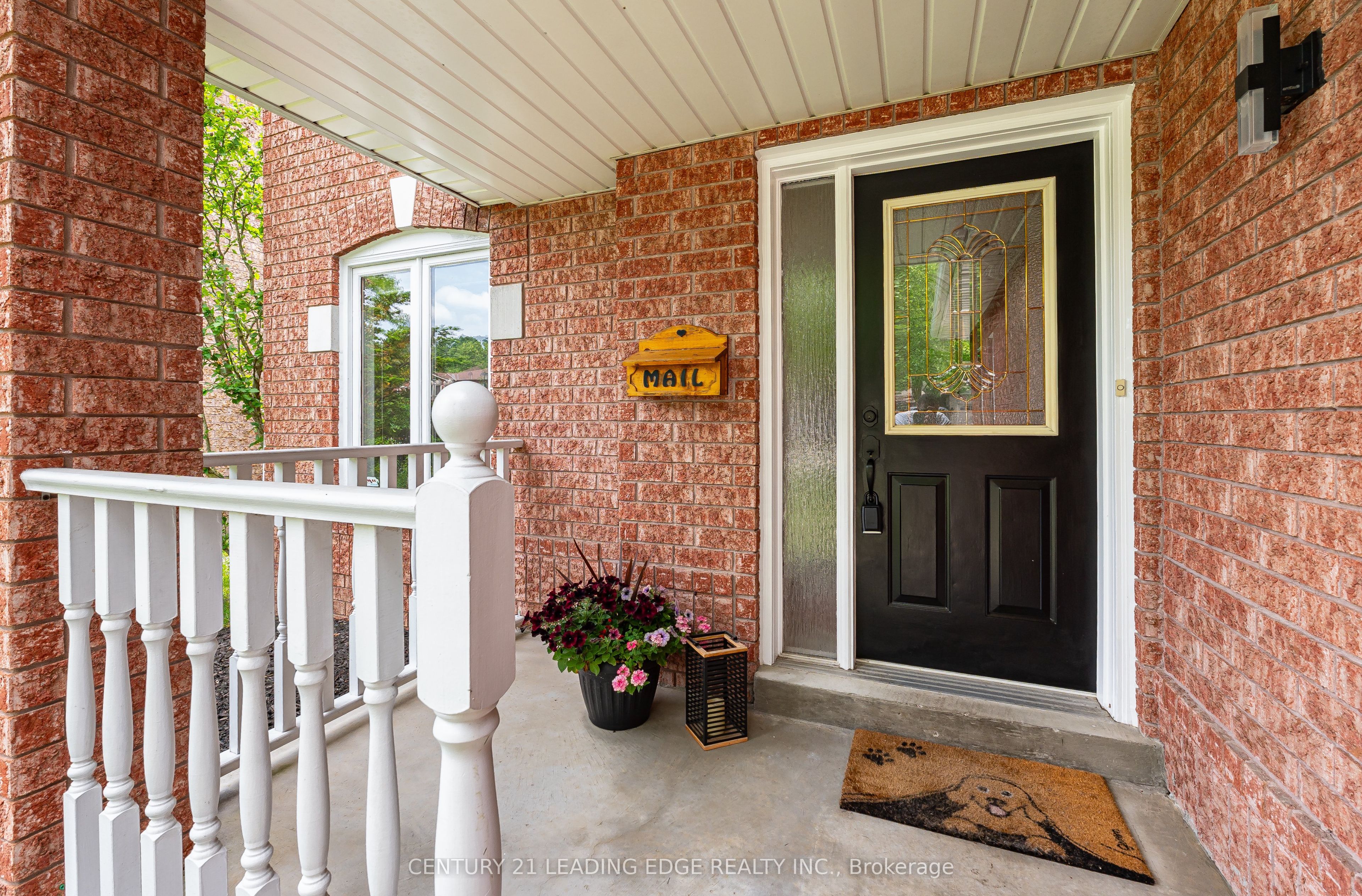 822 Surin Court, Newmarket, ON L3Y 8R4 photo 3