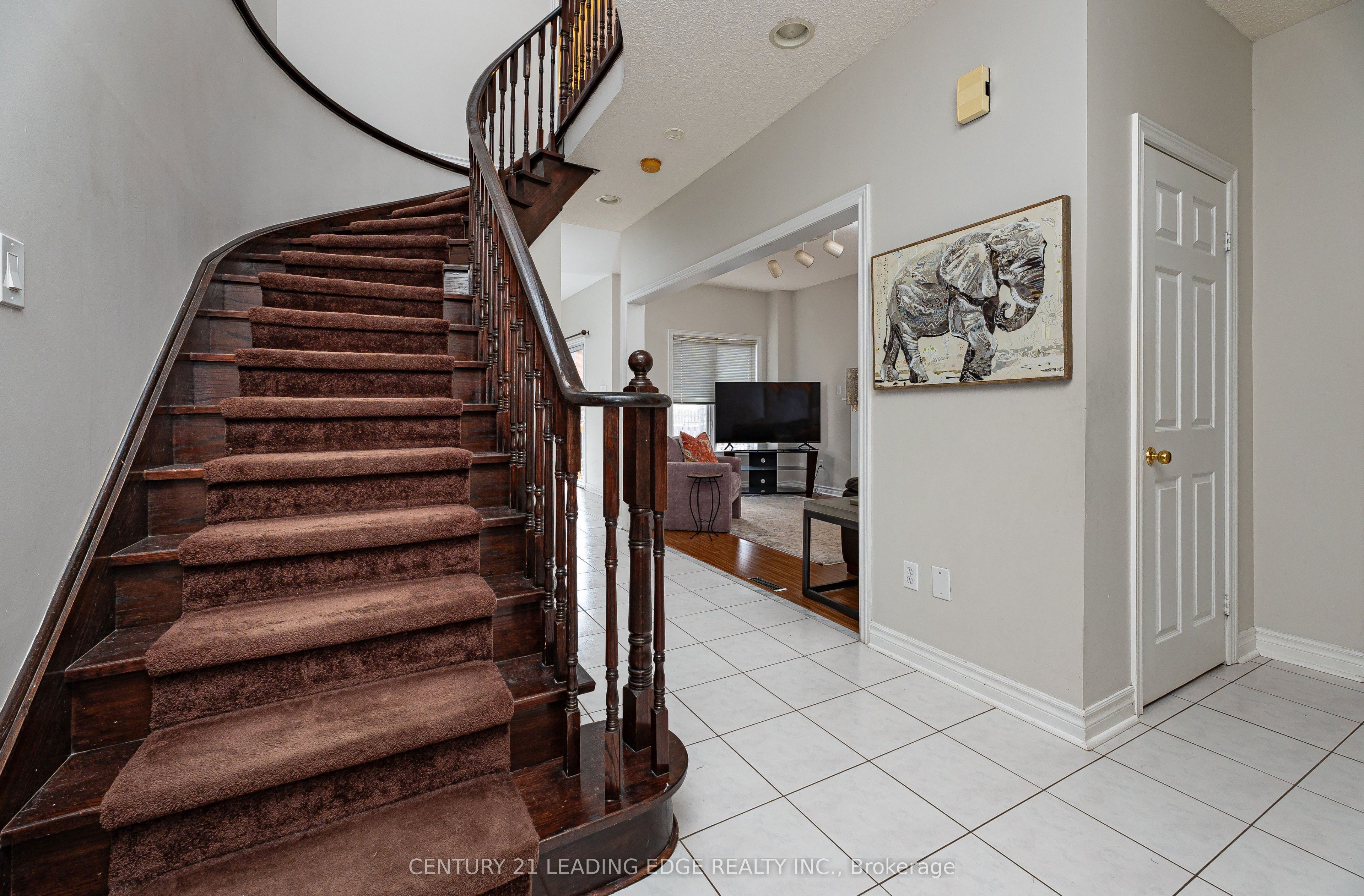 822 Surin Court, Newmarket, ON L3Y 8R4 photo 4