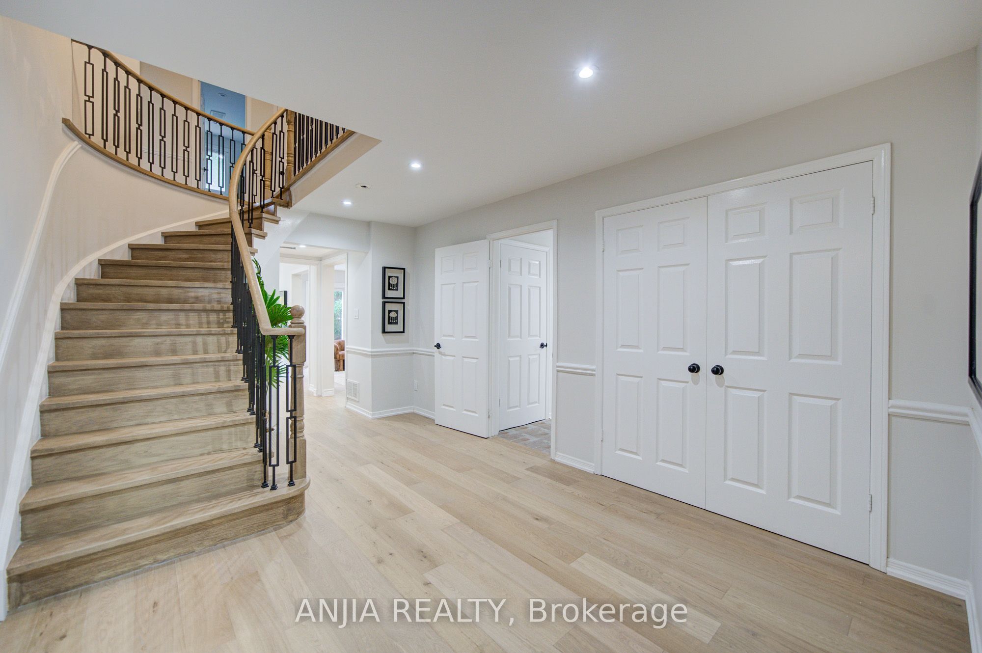 31 Spanhouse Crescent, Markham, ON L3R 4E2 photo 3