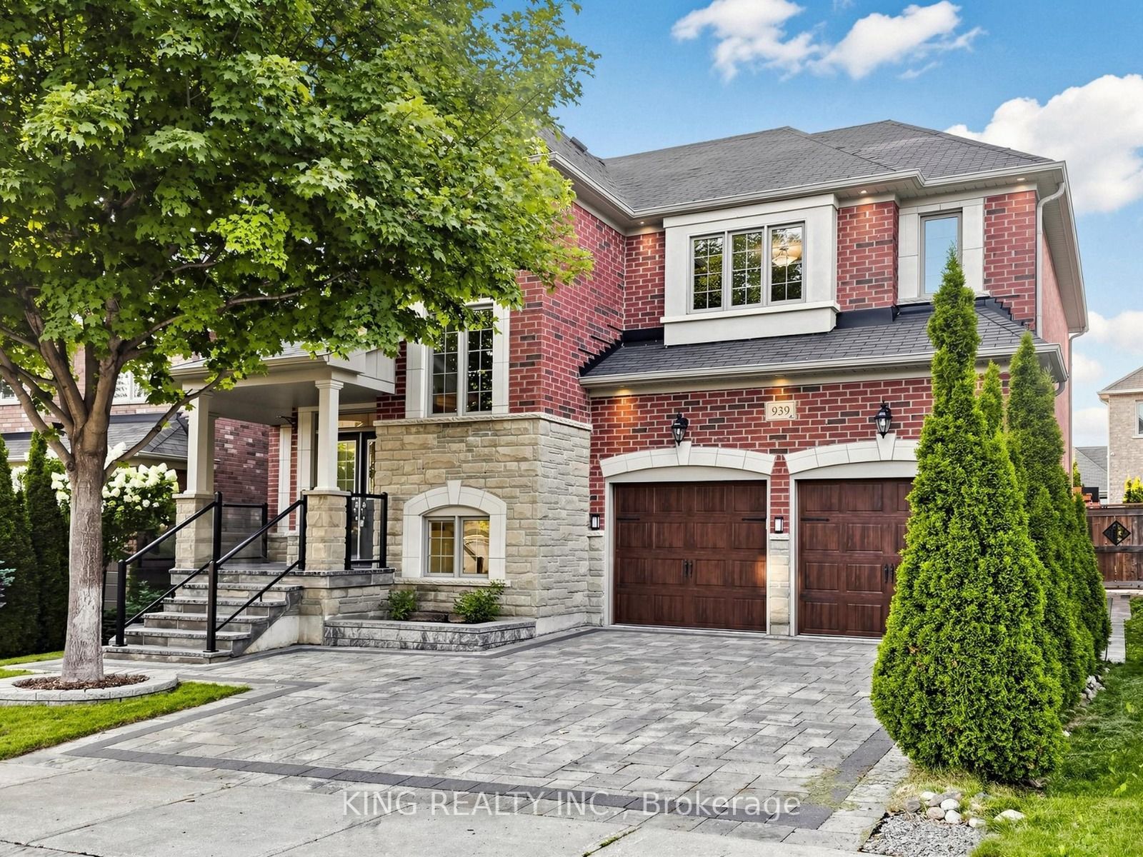 939 Goring Circle, Newmarket, ON L3X 0B5 photo 2