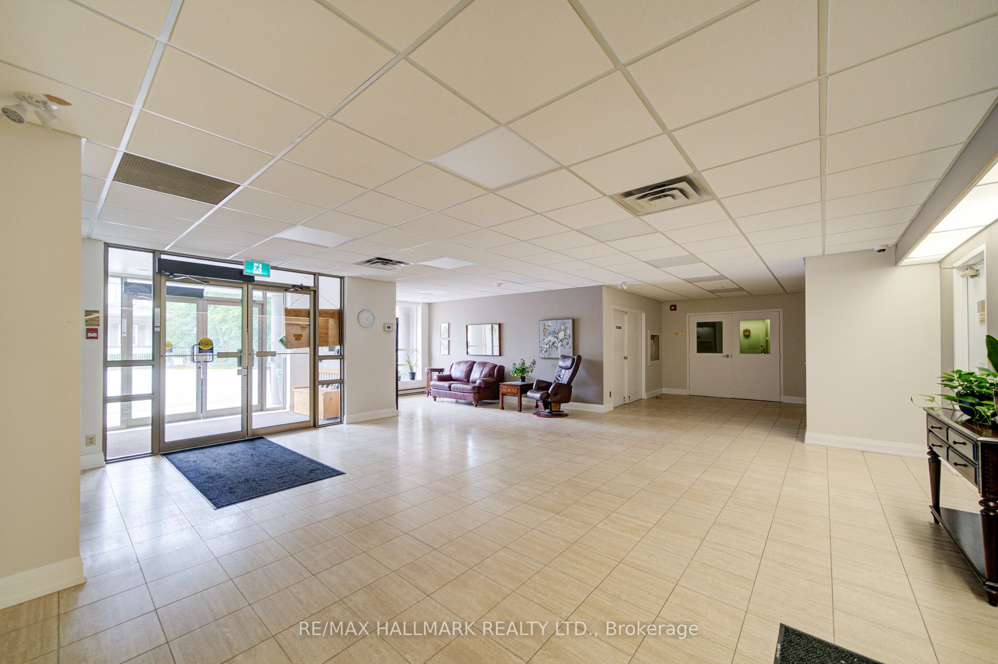 30 Wilson Street 208, Markham, ON L3P 1N1 photo 3