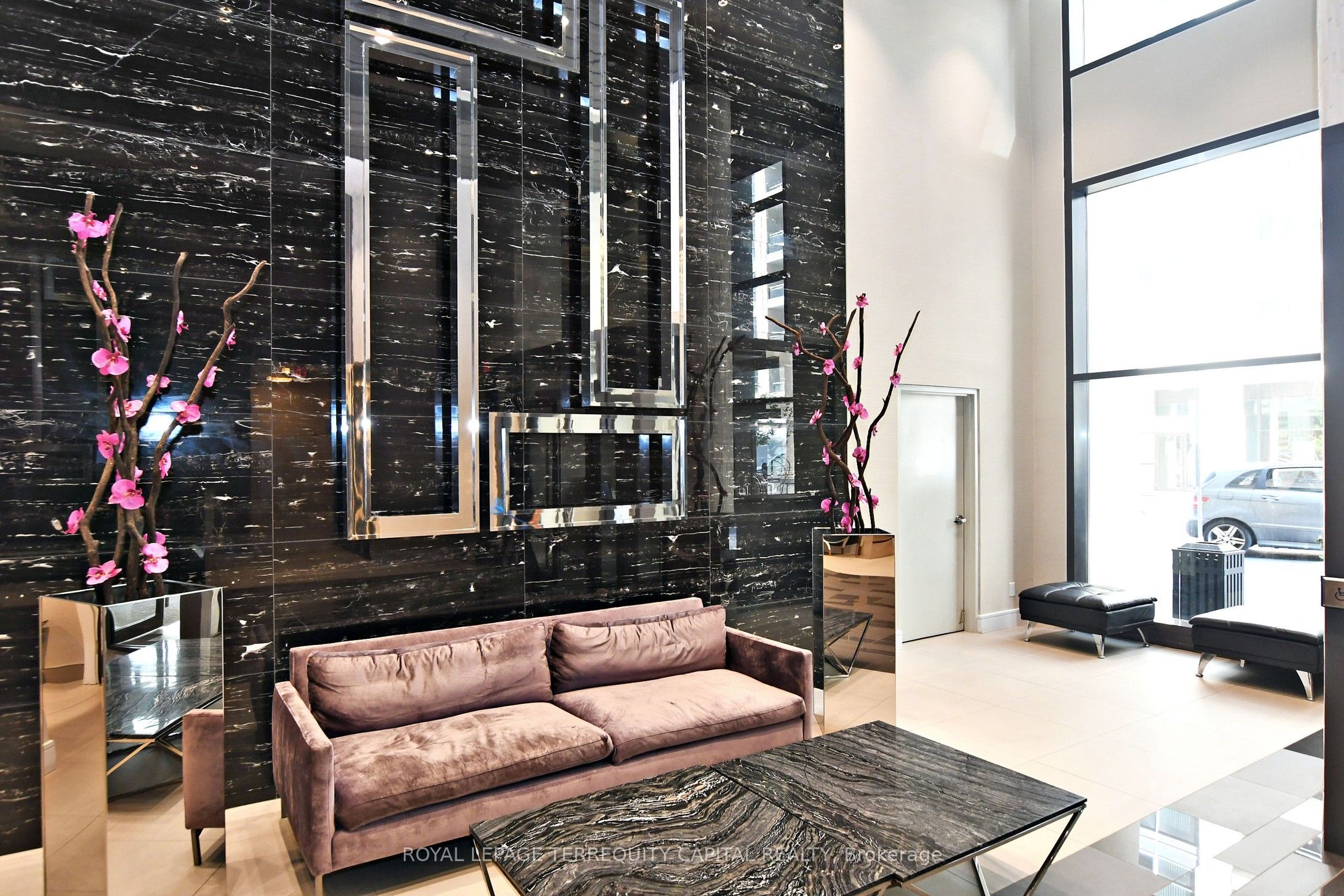 9199 Yonge Street 306, Richmond Hill, ON L4C 1H7 photo 4