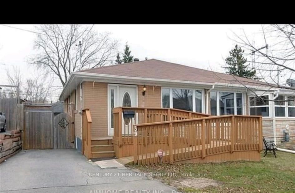 39 Lindsay Avenue Main Floor, Newmarket, ON L3Y 4N7