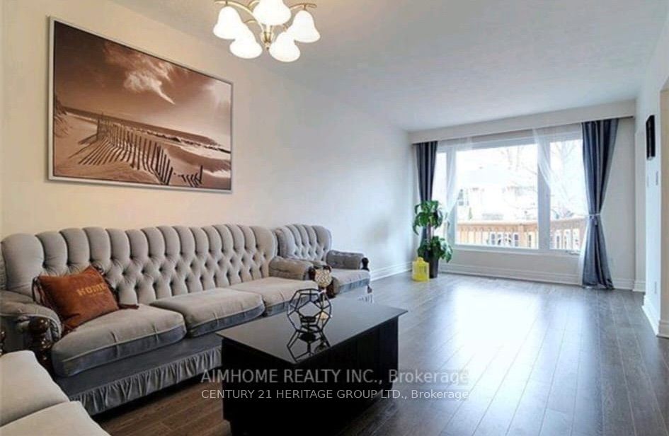 39 Lindsay Avenue Main Floor, Newmarket, ON L3Y 4N7 photo 3