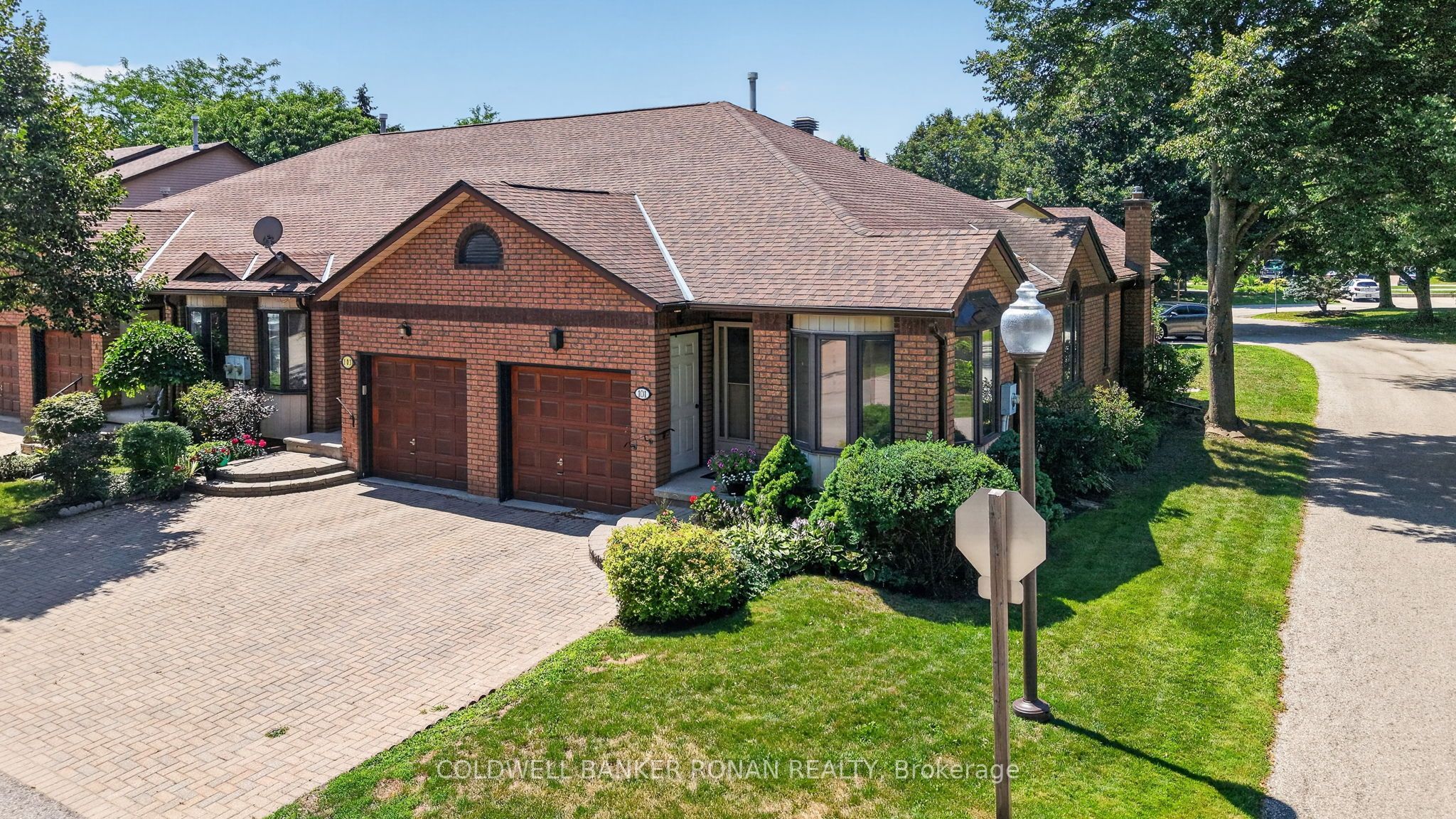 101 Green Briar Road 11, New Tecumseth, ON L9R 1S3 photo 2