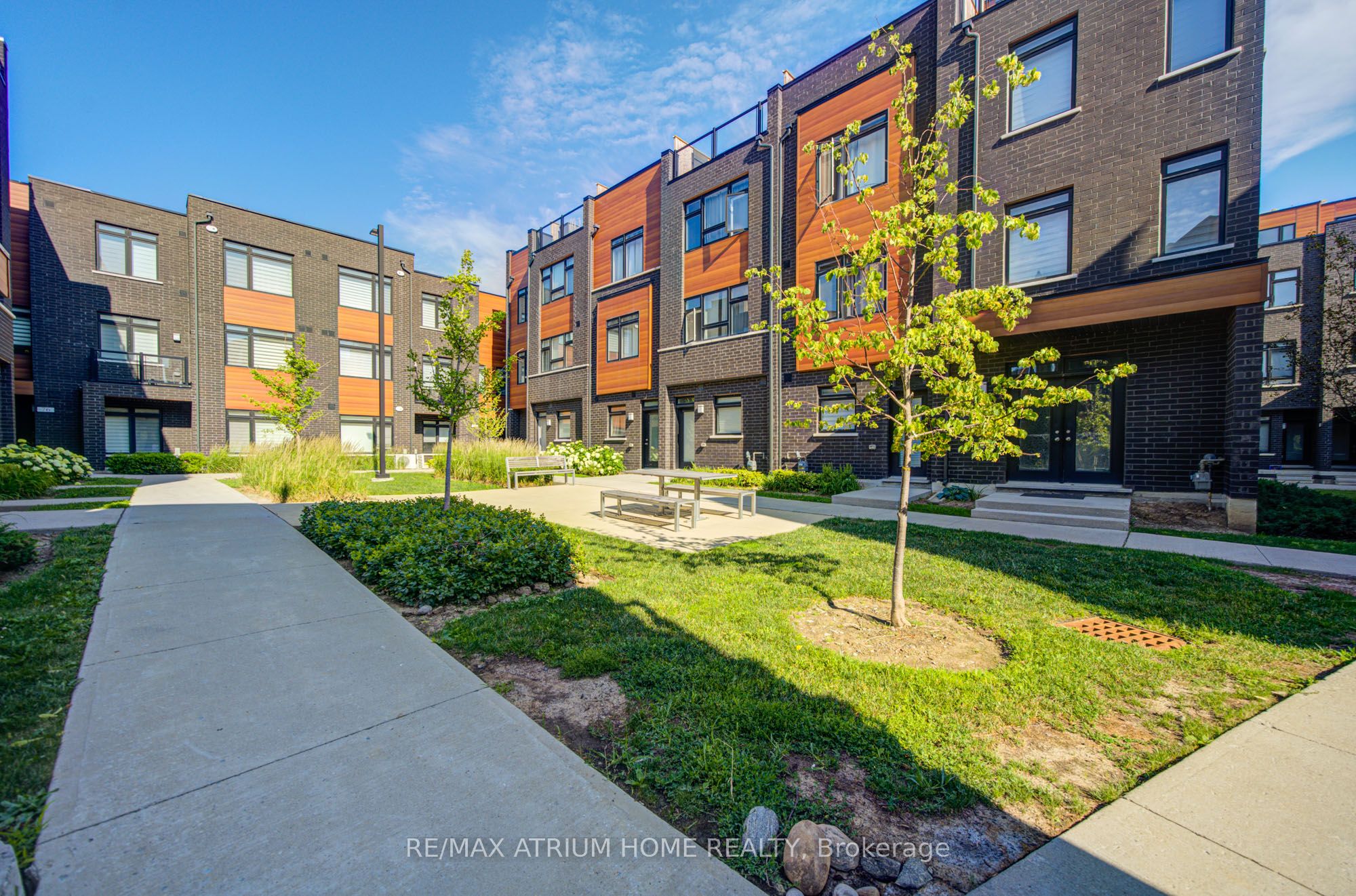 370 Red Maple Road 83, Richmond Hill, ON L4C 5T4