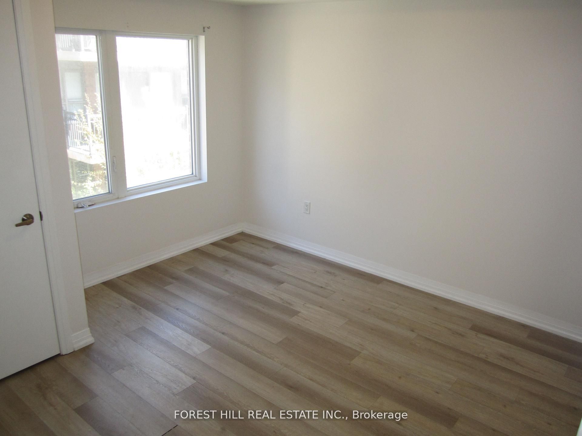 8010 Kipling Avenue 104, Vaughan, ON L4L 0M5 photo 5