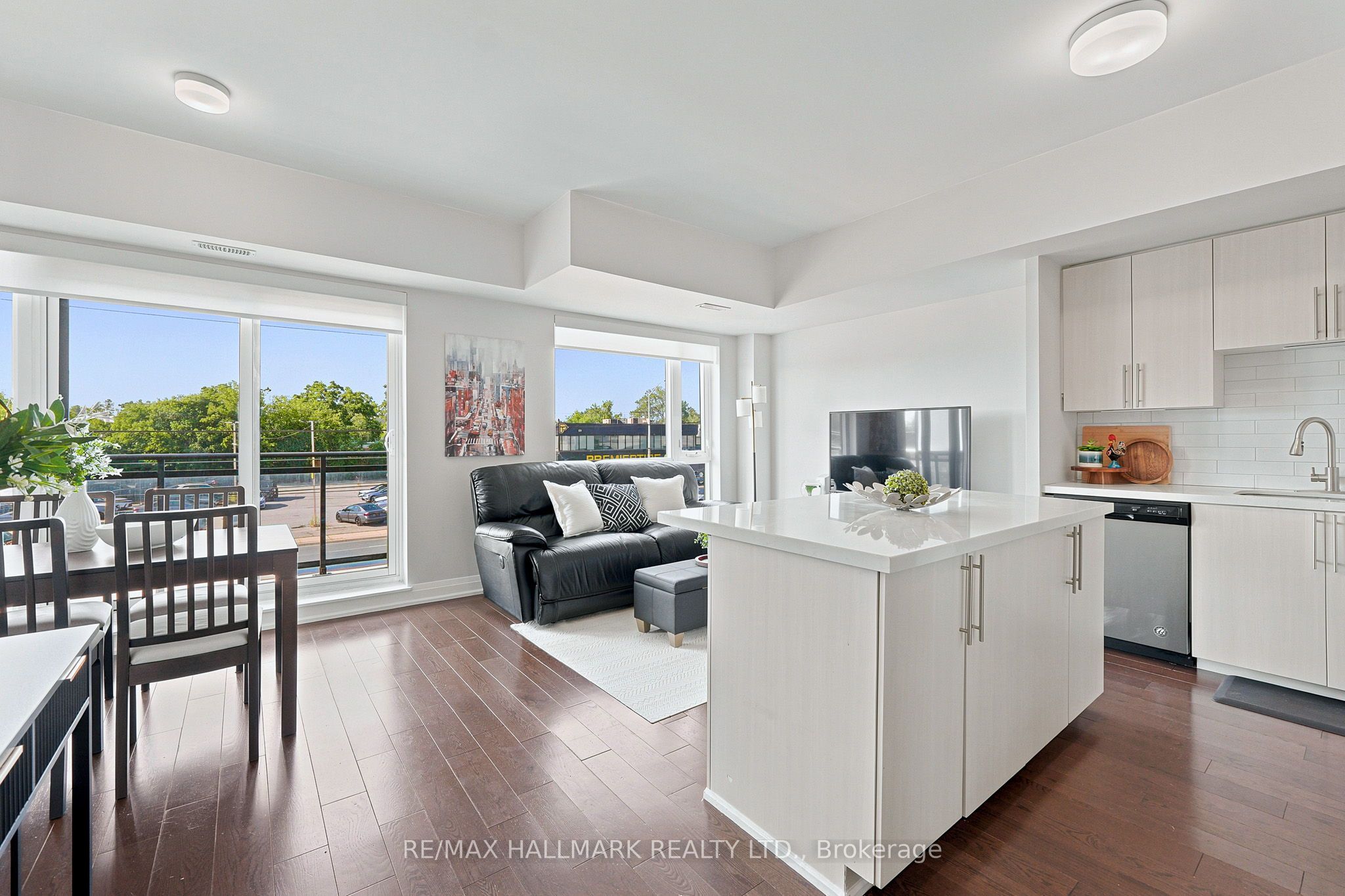 5279 Highway 7 203B, Vaughan, ON L4L 0J1 photo 4