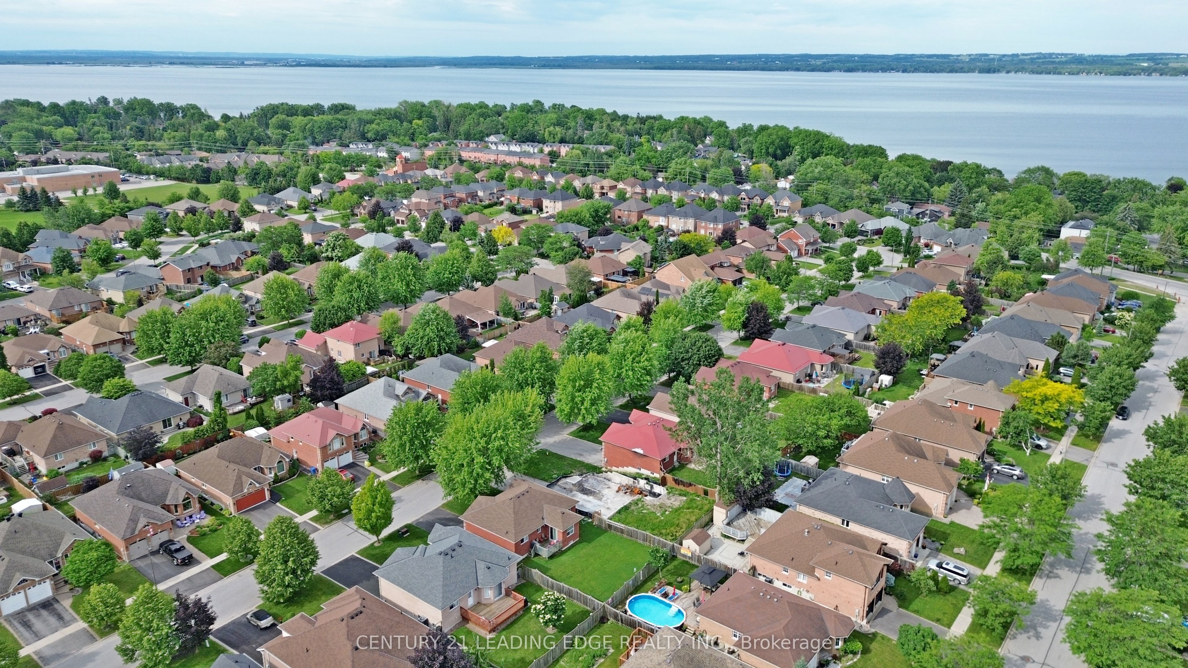 14 Kerfoot Crescent, Georgina, ON L4P 4B8 photo 2