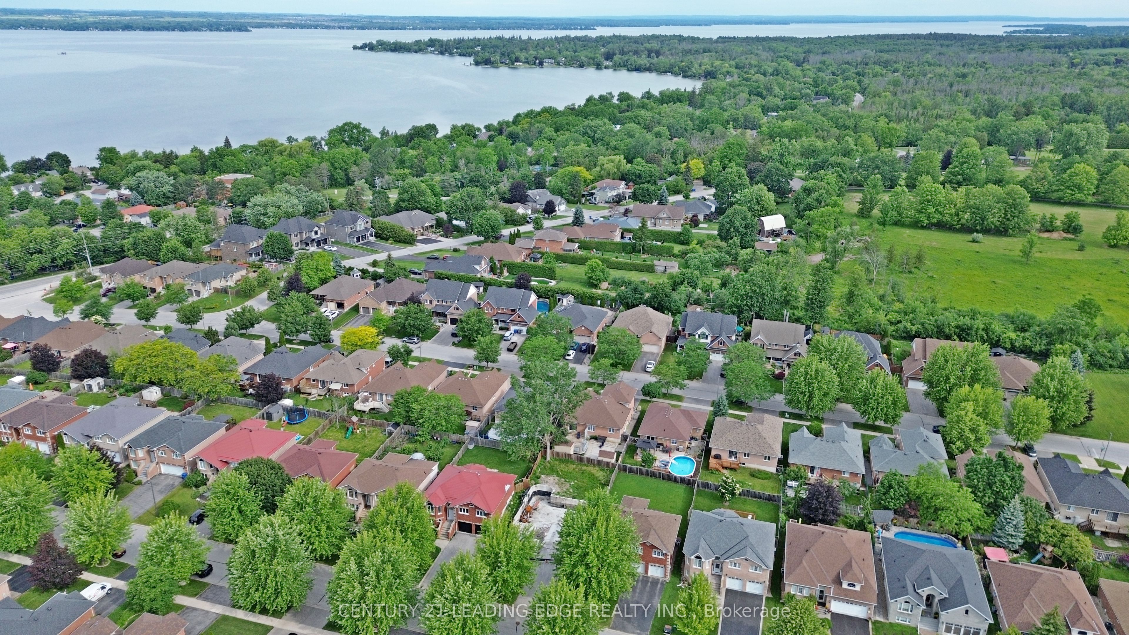 14 Kerfoot Crescent, Georgina, ON L4P 4B8 photo 3