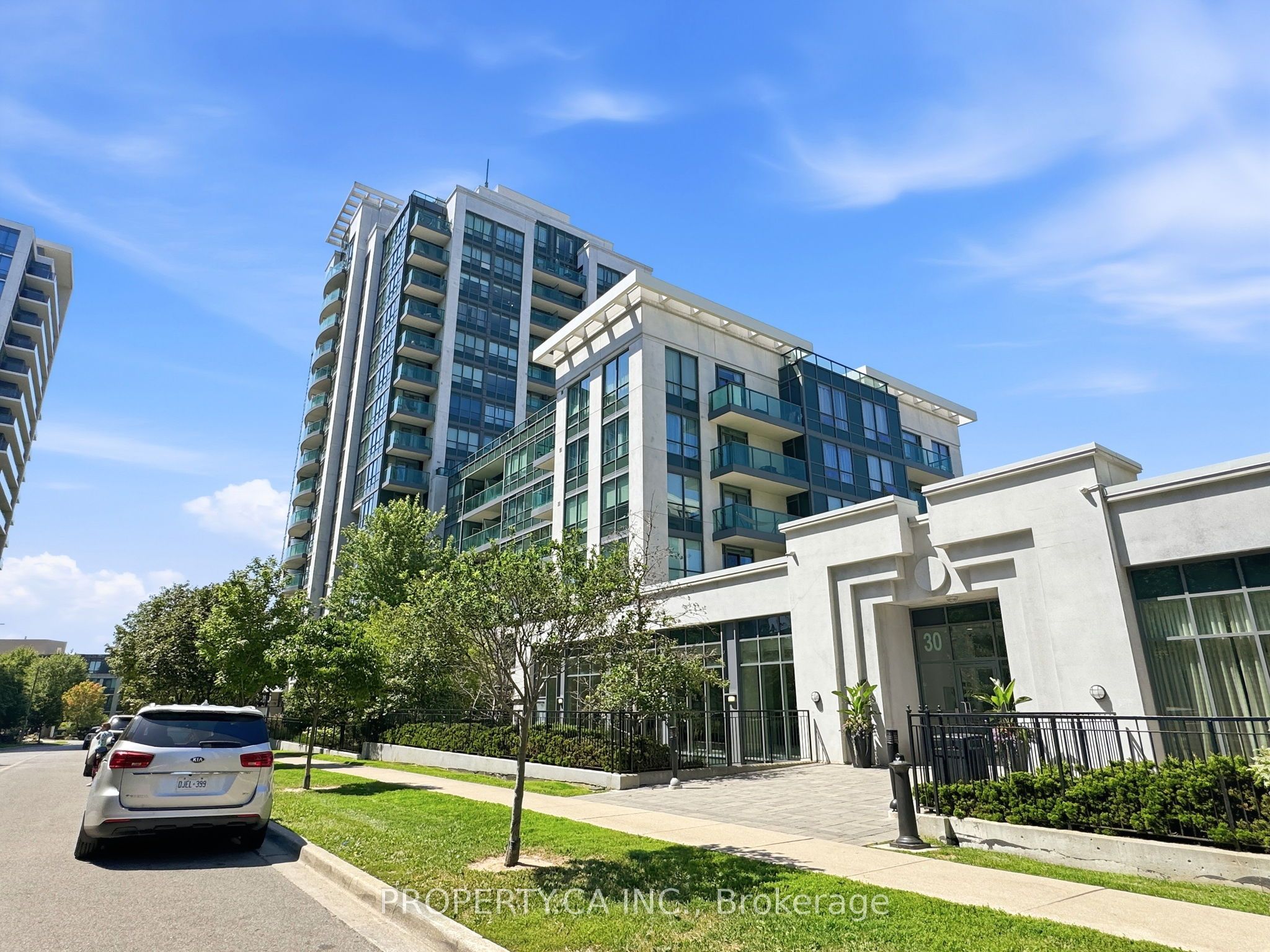 30 North Park Road 706, Vaughan, ON L4J 0G6 photo 3