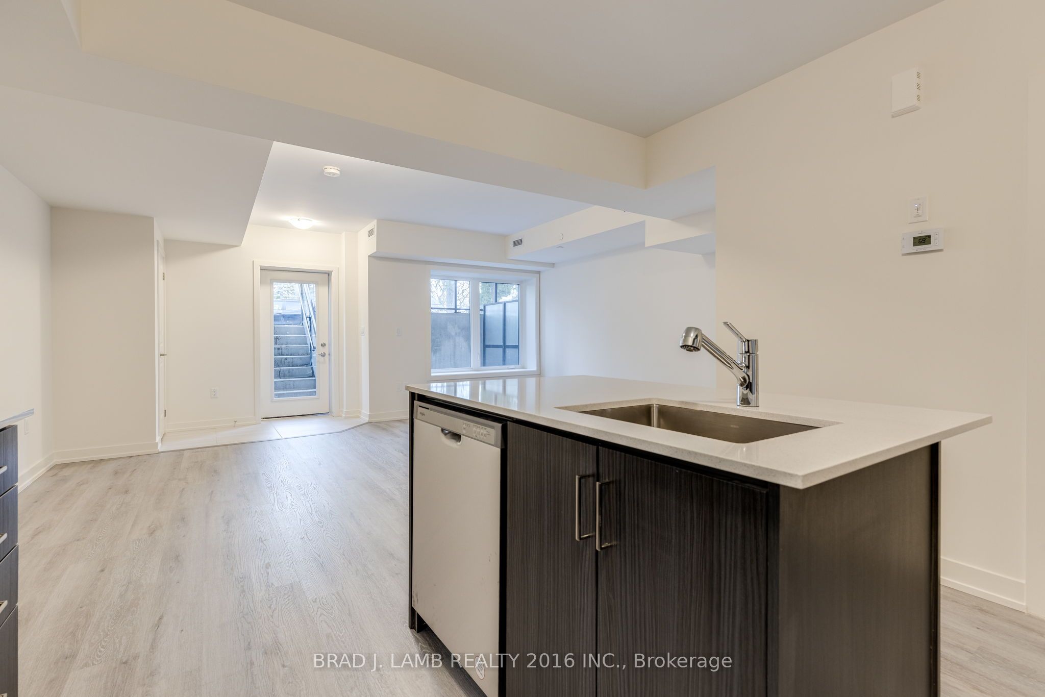 58 Elizabeth Street S 2106, Richmond Hill, ON L4C 5W2 photo 4
