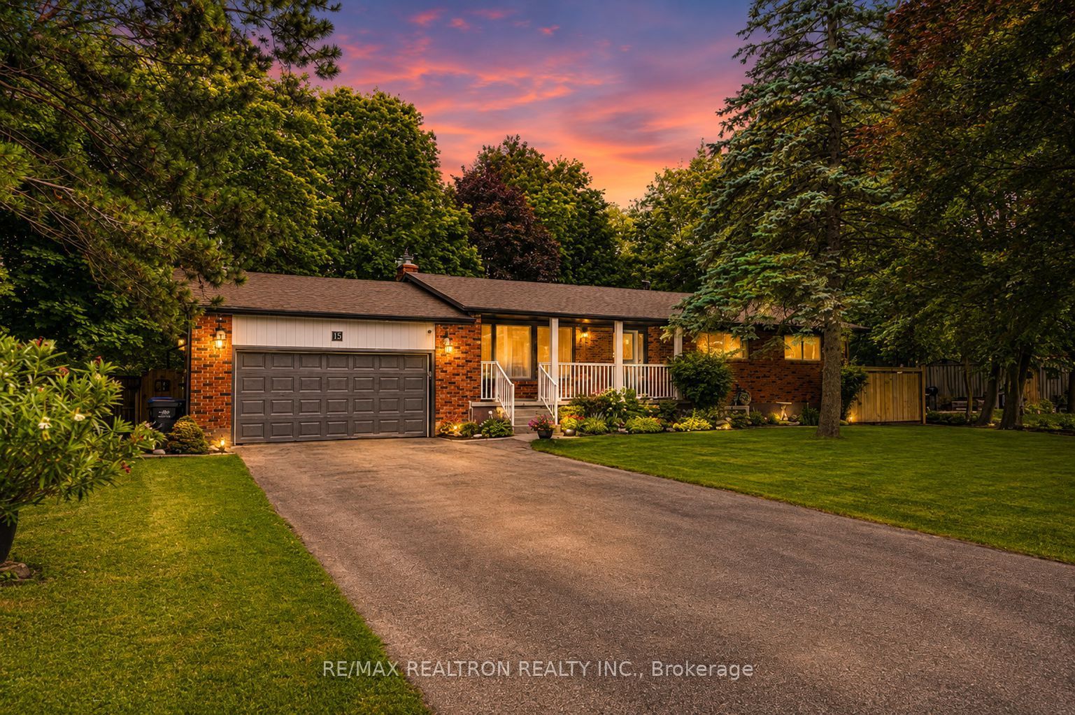 15 Park Road, Bradford West Gwillimbury, ON L0G 1B0 photo 2