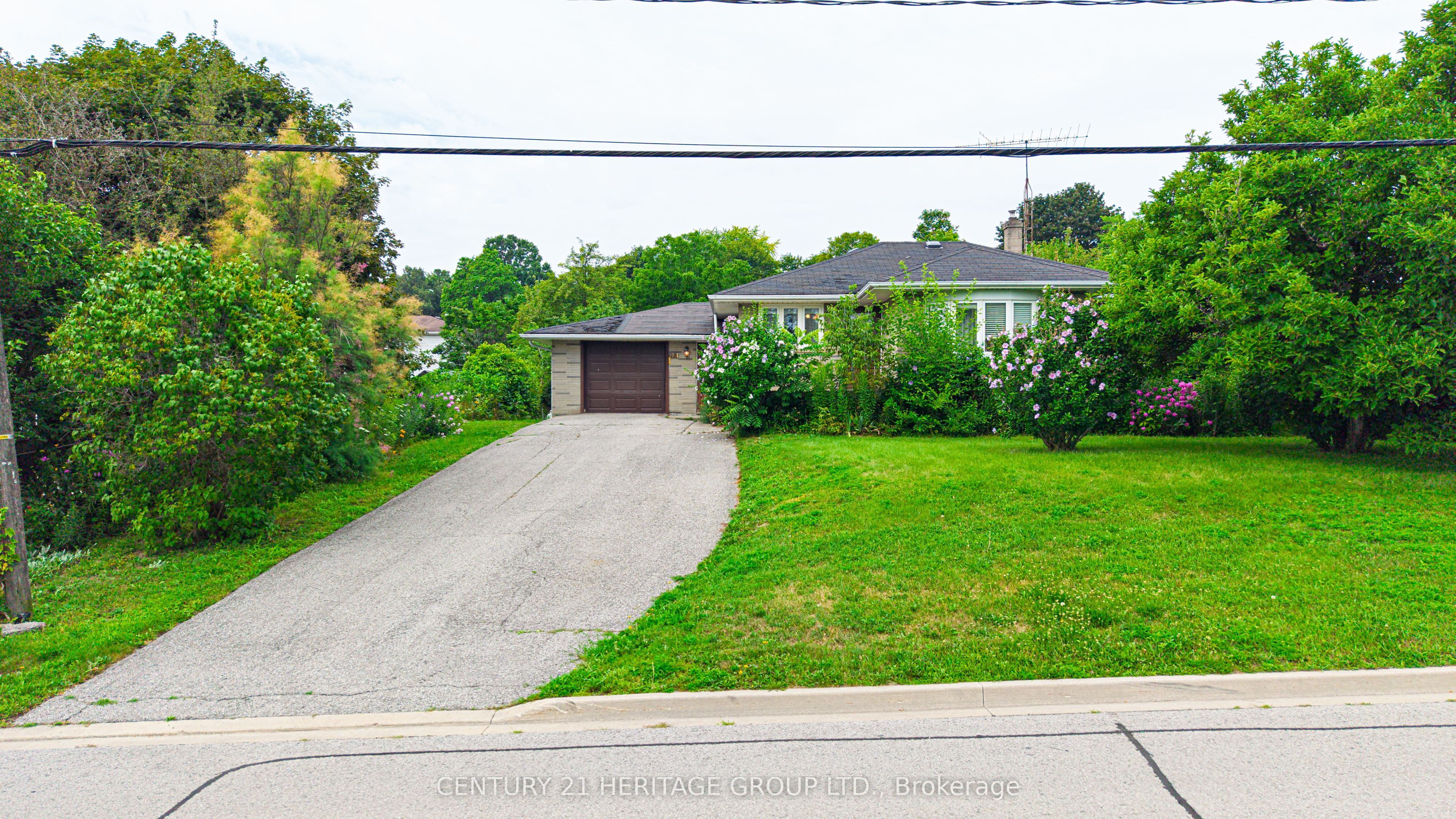 270 Walker Avenue, Bradford West Gwillimbury, ON L3Z 1Y6