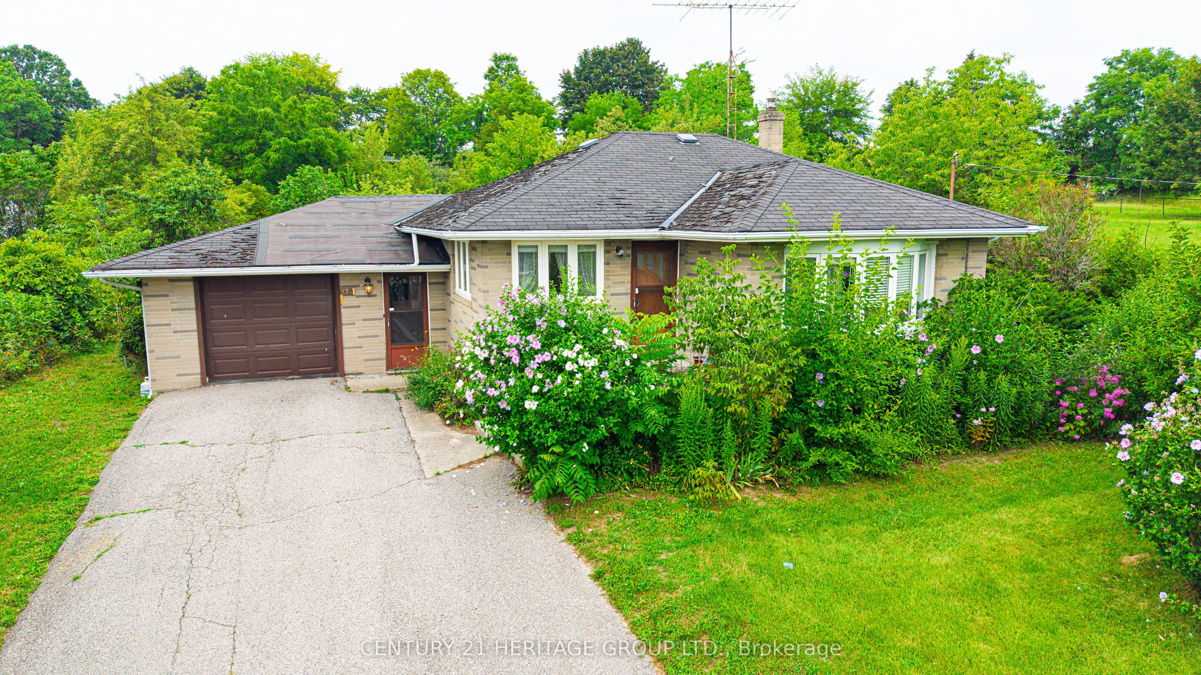 270 Walker Avenue, Bradford West Gwillimbury, ON L3Z 1Y6 photo 2