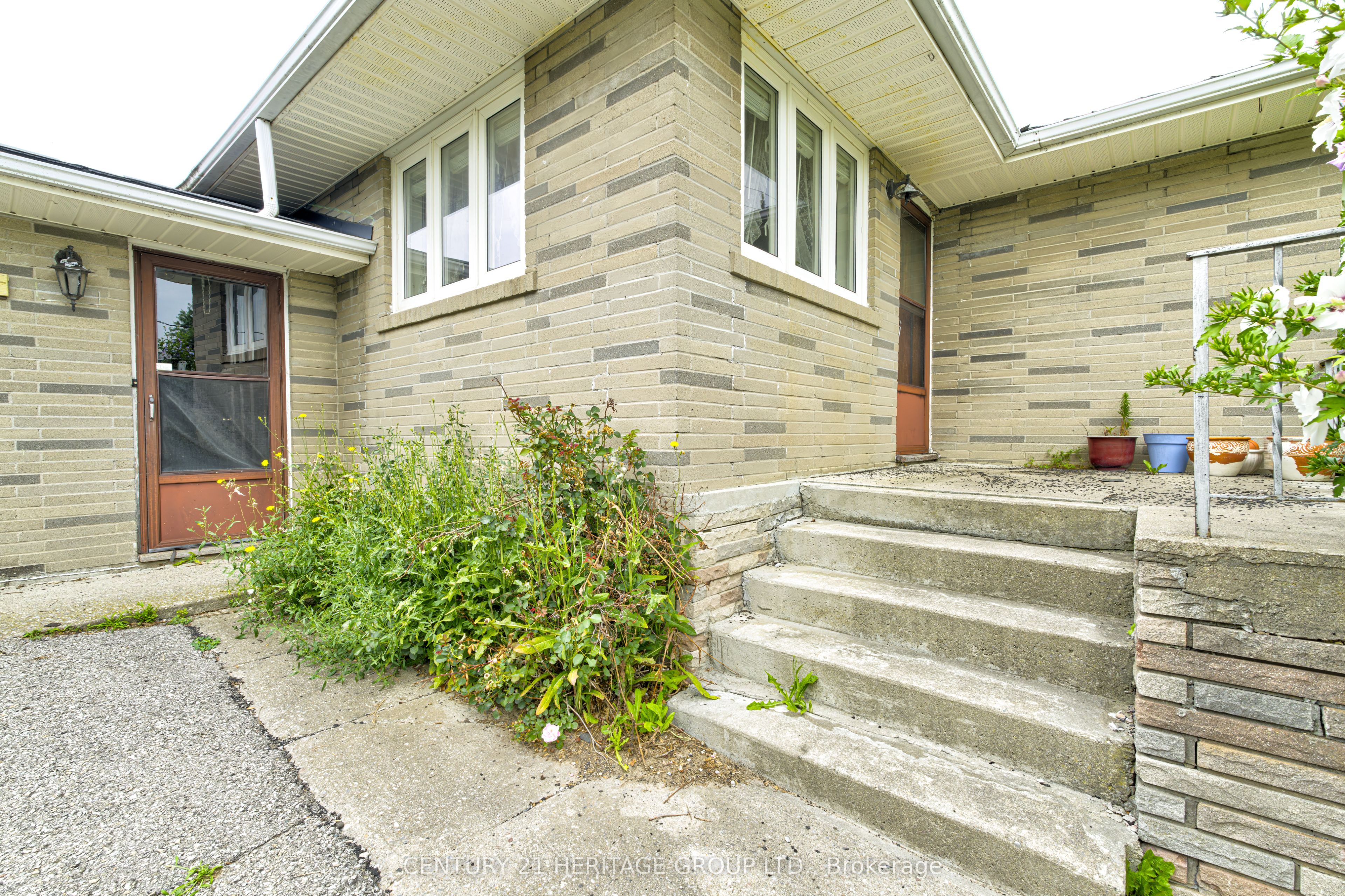 270 Walker Avenue, Bradford West Gwillimbury, ON L3Z 1Y6 photo 3
