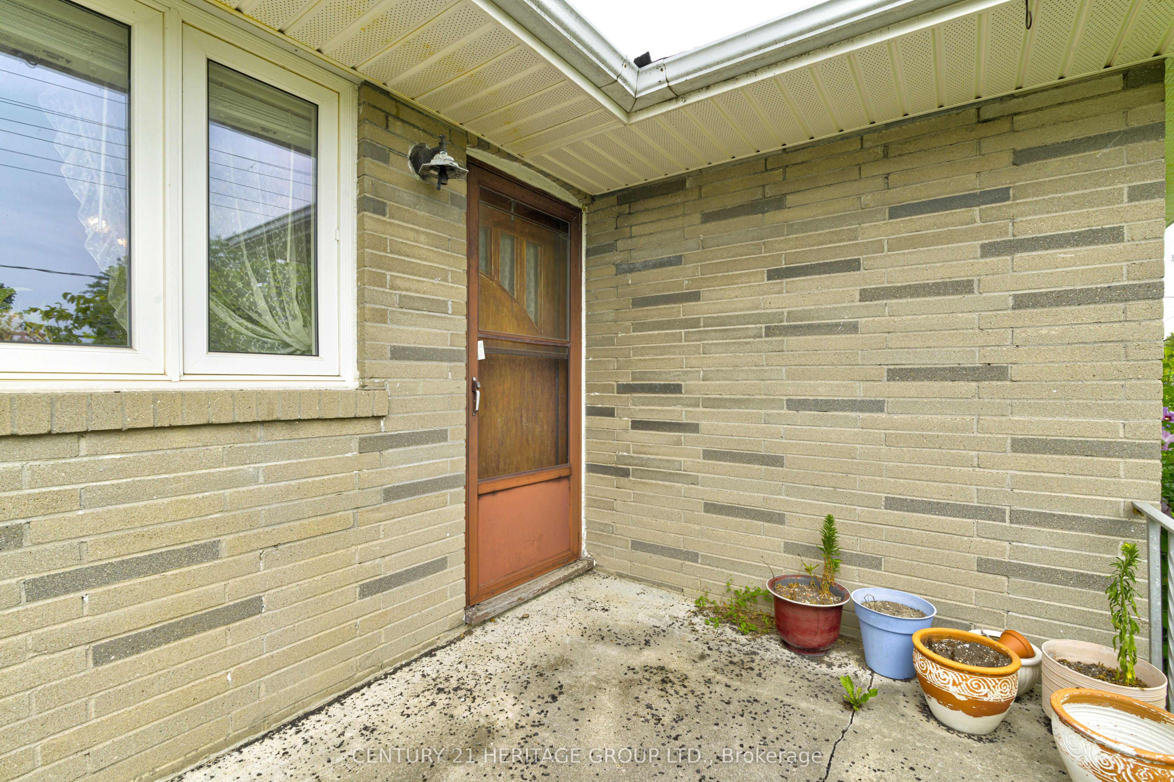 270 Walker Avenue, Bradford West Gwillimbury, ON L3Z 1Y6 photo 4