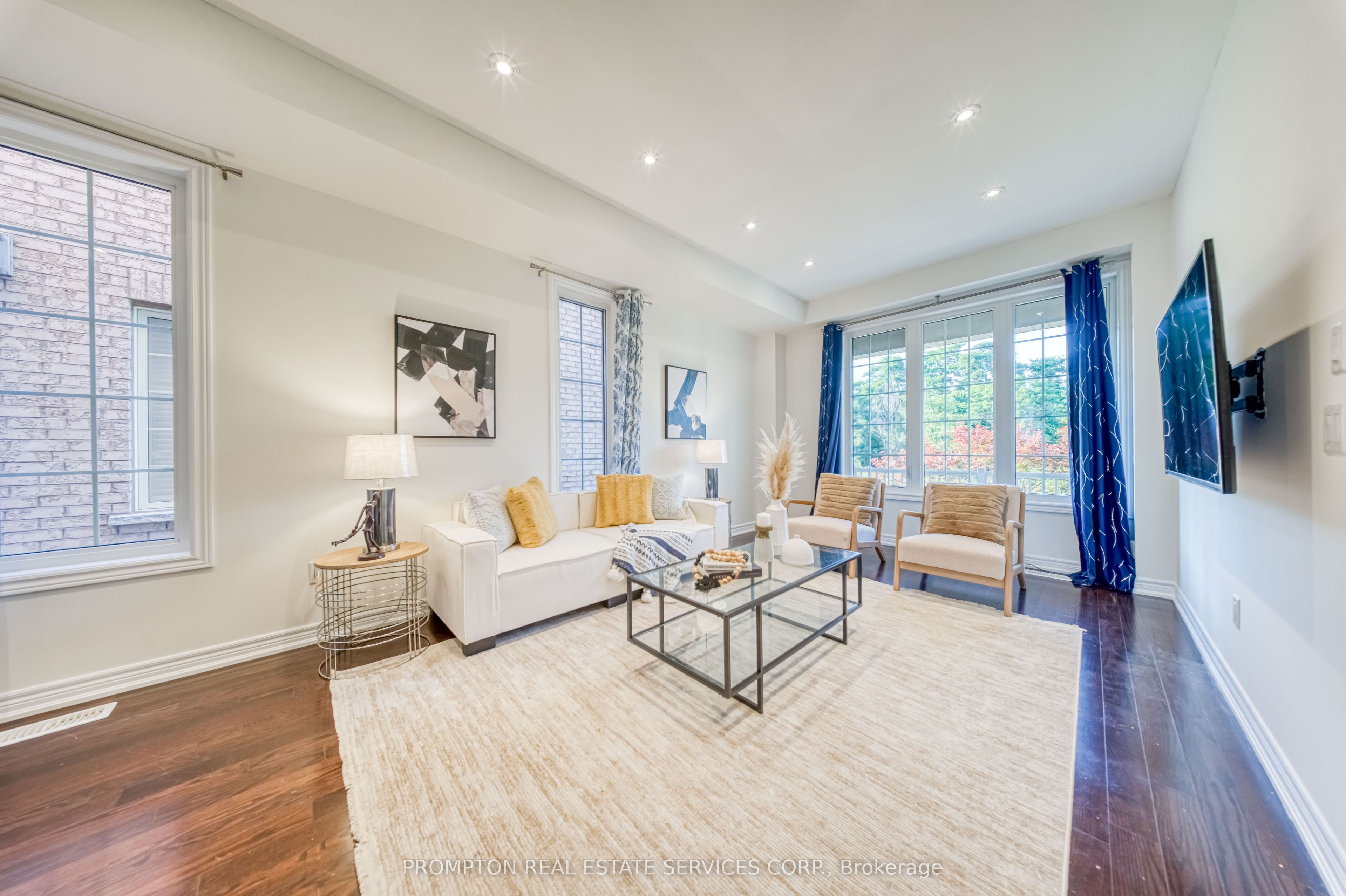 2762 Donald Cousens Parkway, Markham, ON L6B 0X8 photo 2