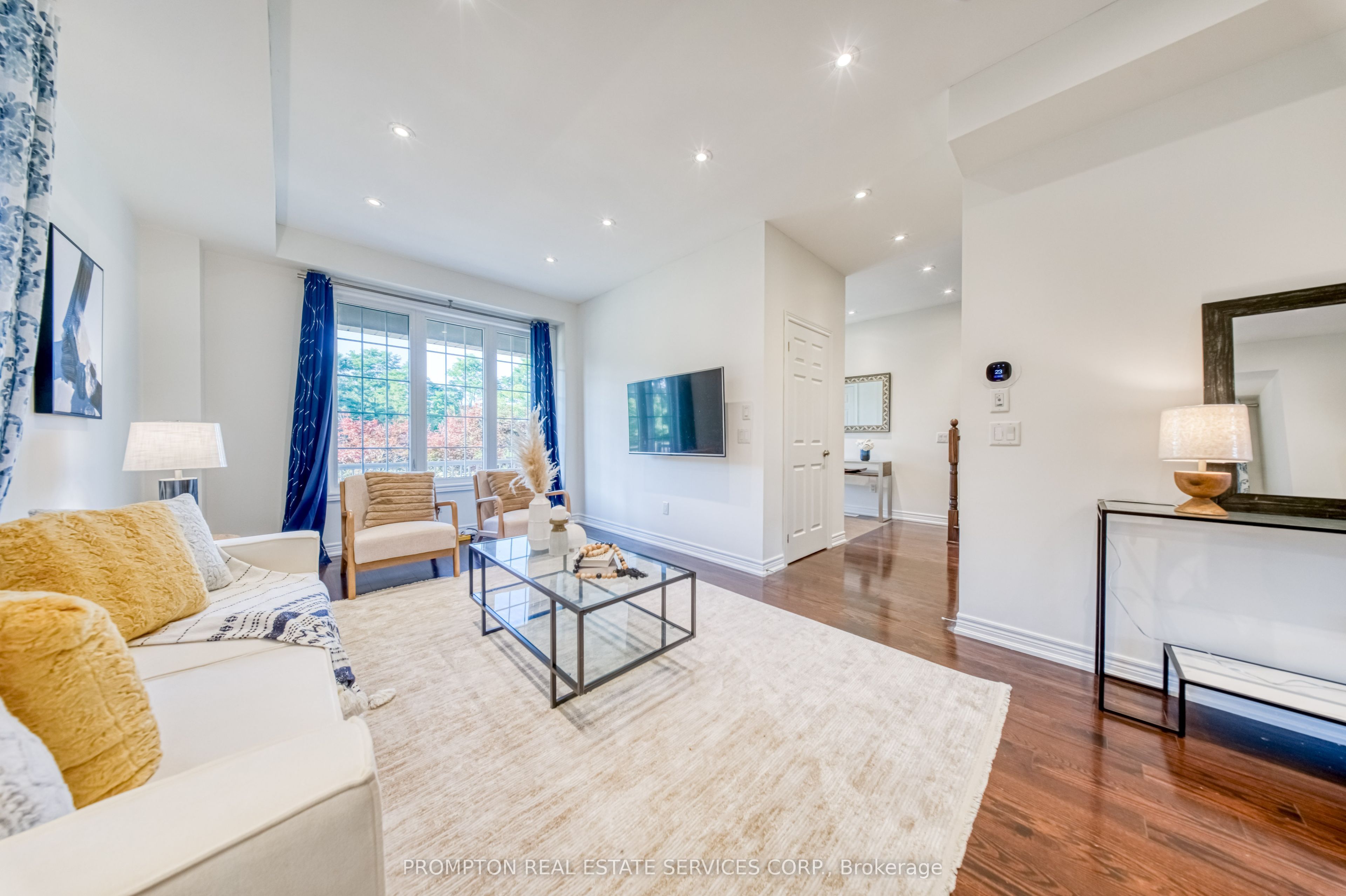 2762 Donald Cousens Parkway, Markham, ON L6B 0X8 photo 3