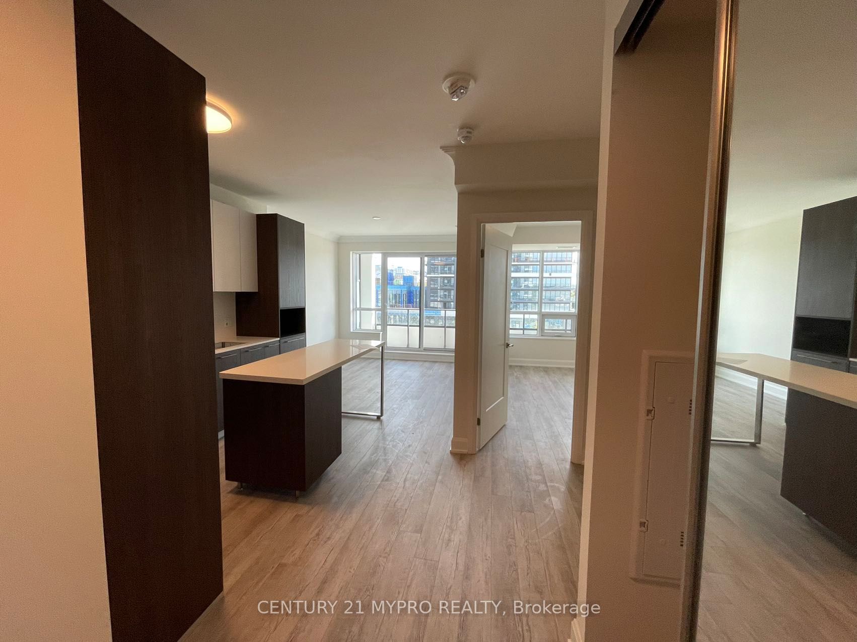 38 Water Walk Drive 302, Markham, ON L3R 6M8 photo 4