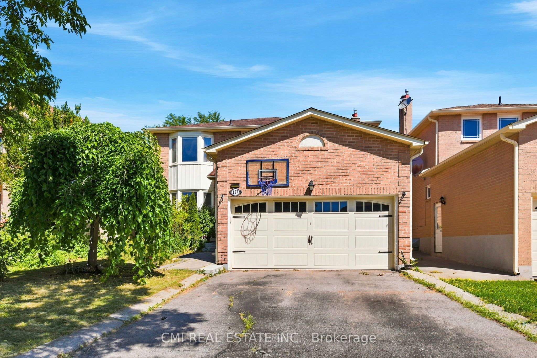 127 O'connor Crescent, Richmond Hill, ON L4C 7R7 photo 2