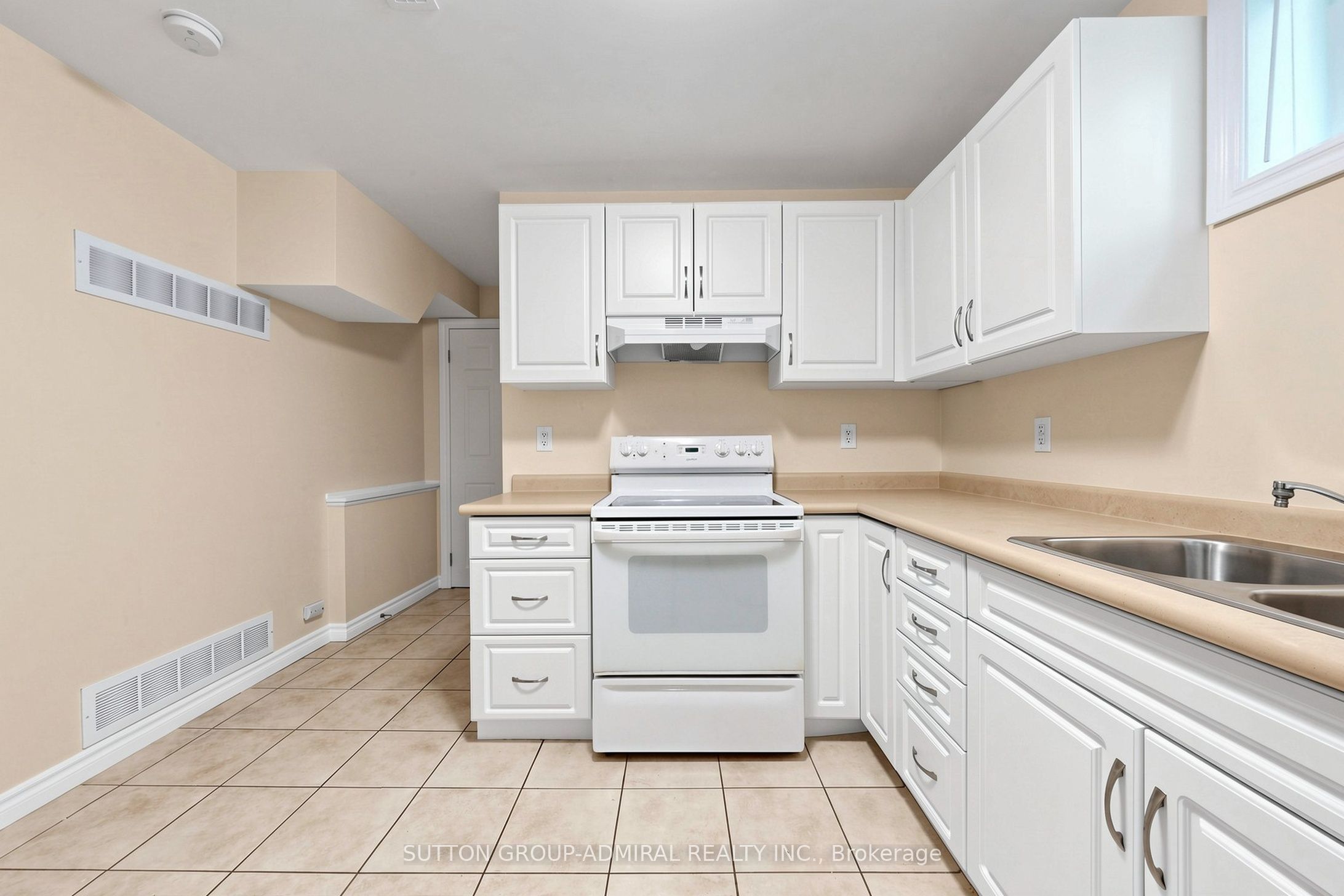 203 John Street BSMT, Bradford West Gwillimbury, ON L3Z 1J9 photo 4