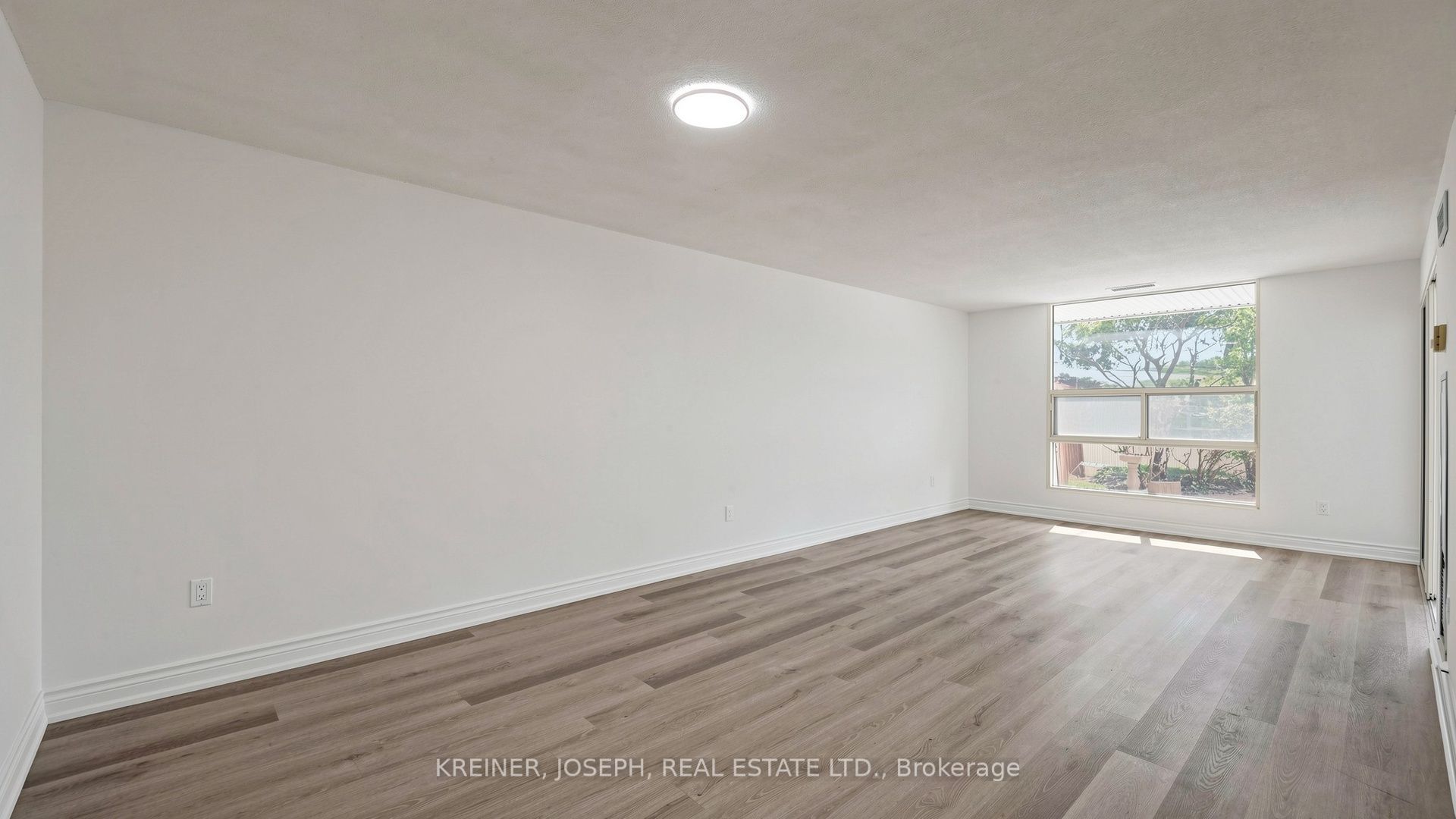 20 Harding Boulevard W 114, Richmond Hill, ON L4C 9S4 photo 4