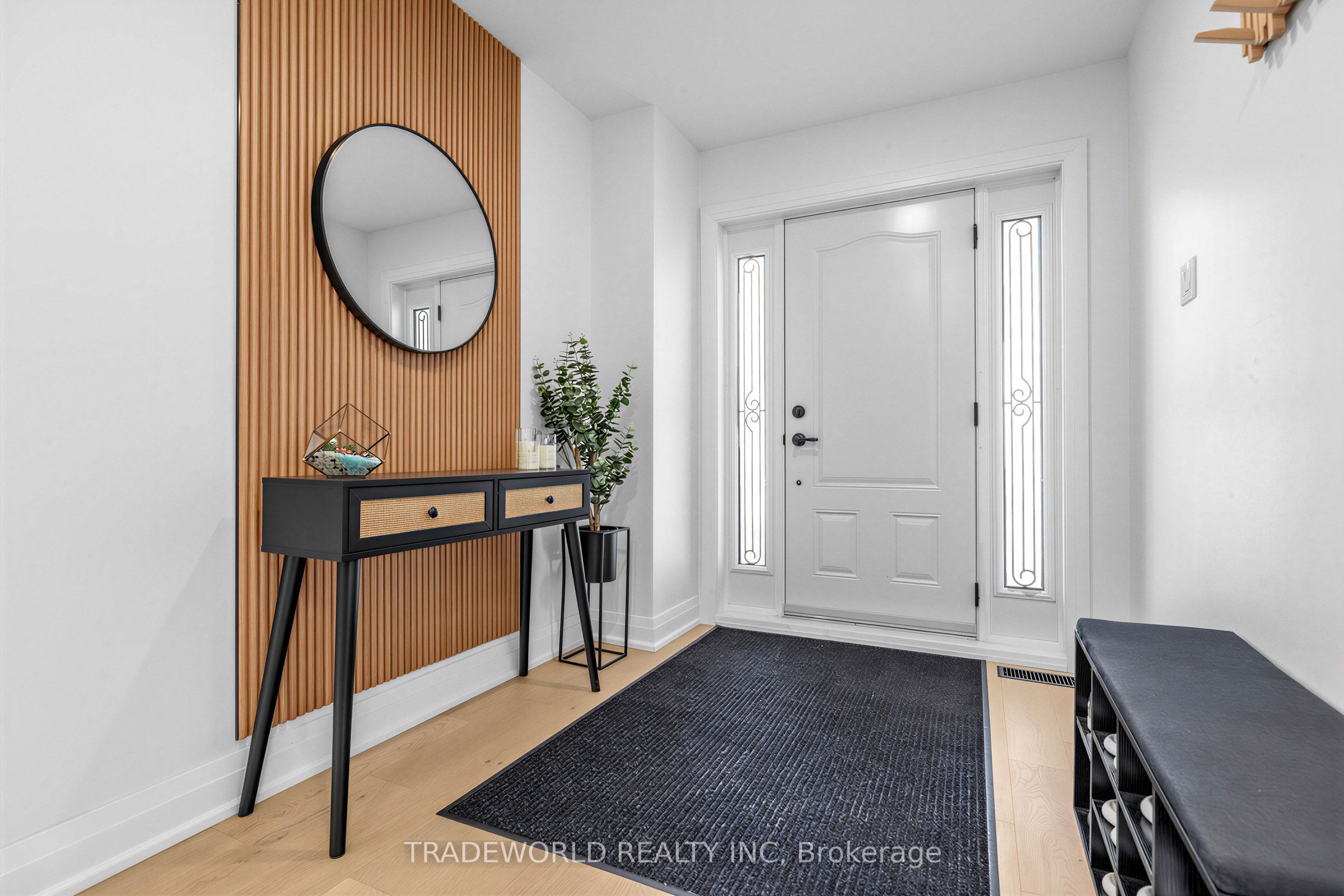 101 Meadowbank Road, Newmarket, ON L3Y 2Z1 photo 2