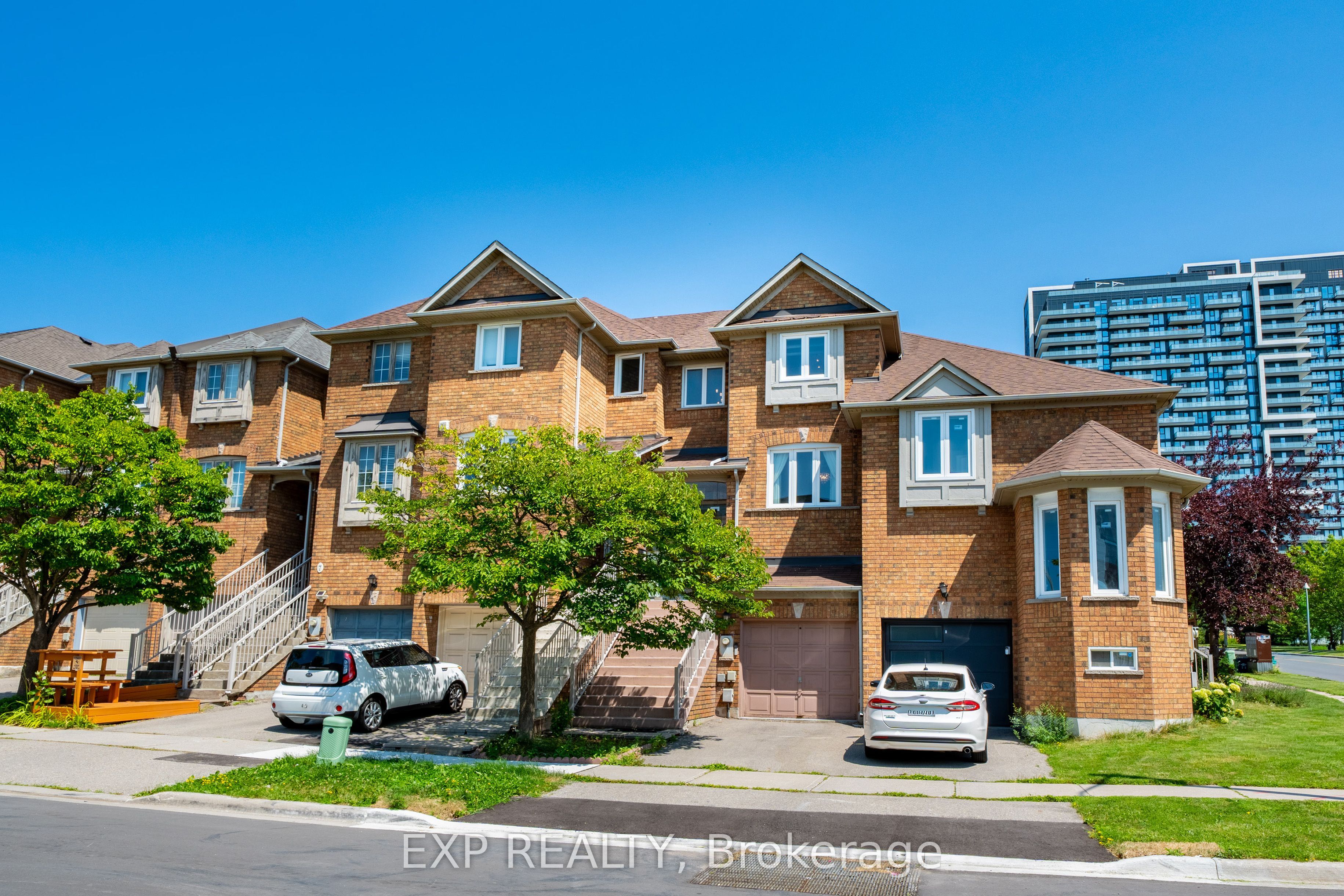 3 Baffin Court, Richmond Hill, ON L4B 4J6 photo 3