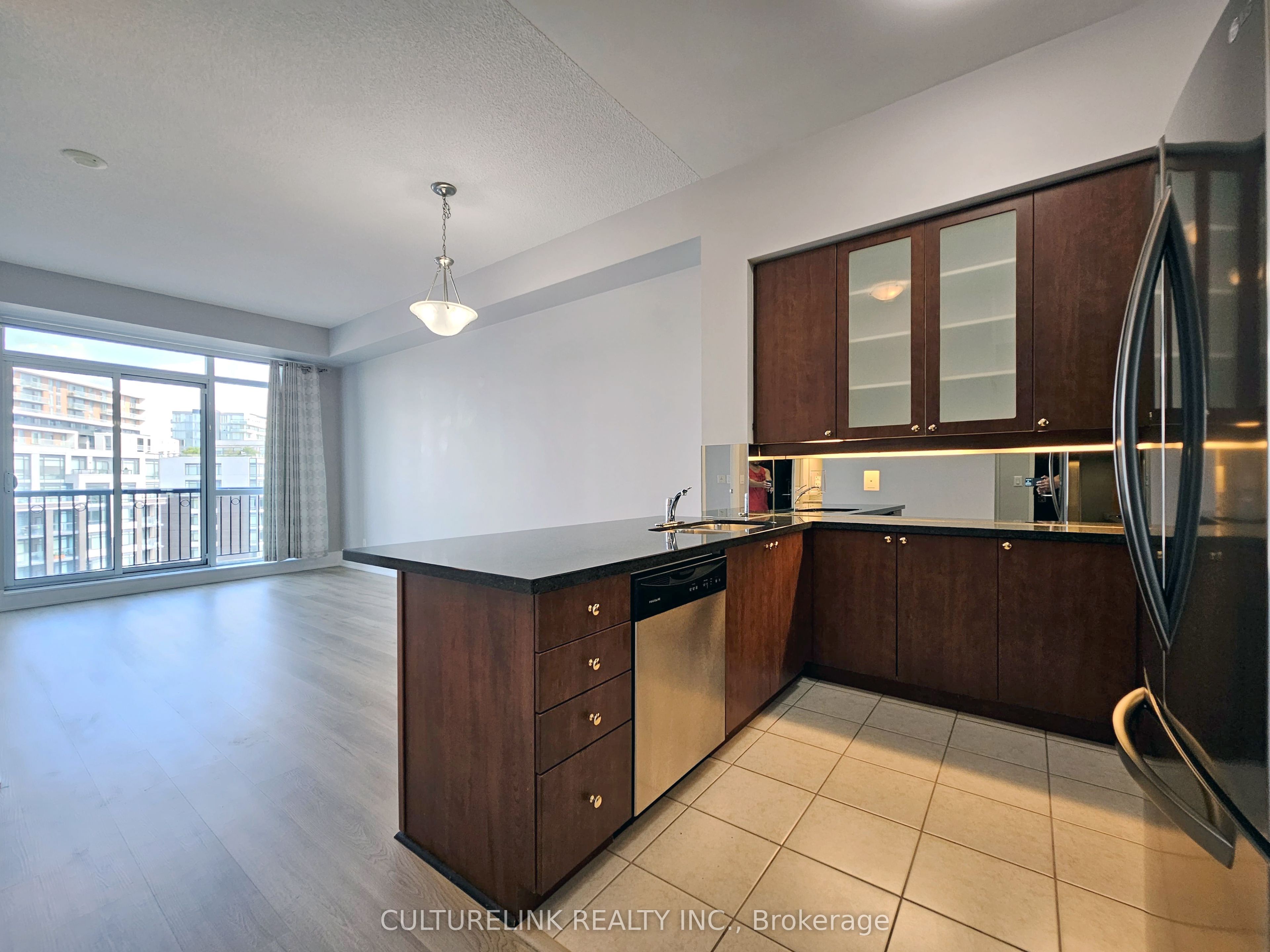 111 Upper Duke Crescent 1008, Markham, ON L6B 1N1 photo 4
