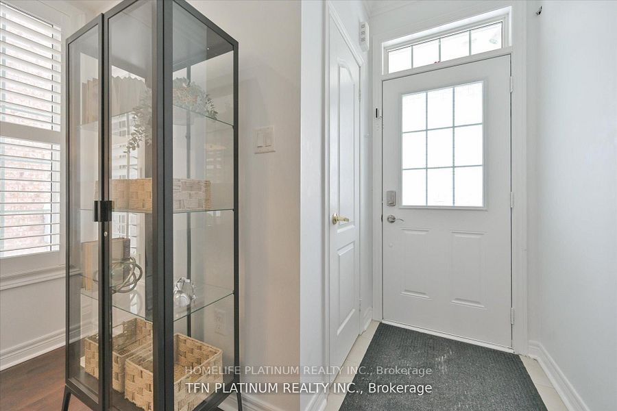 29 Brown Lane, Whitchurch-Stouffville, ON L4A 0V1 photo 3