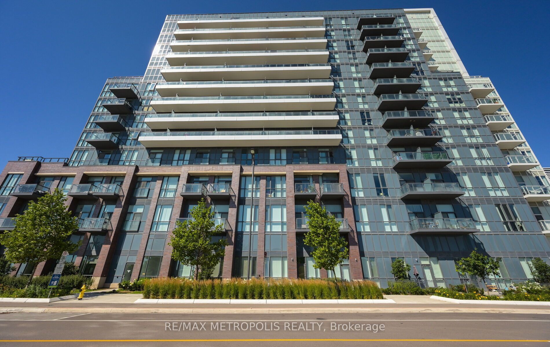 60 Honeycrisp Crescent 1601, Vaughan, ON L4K 0N5
