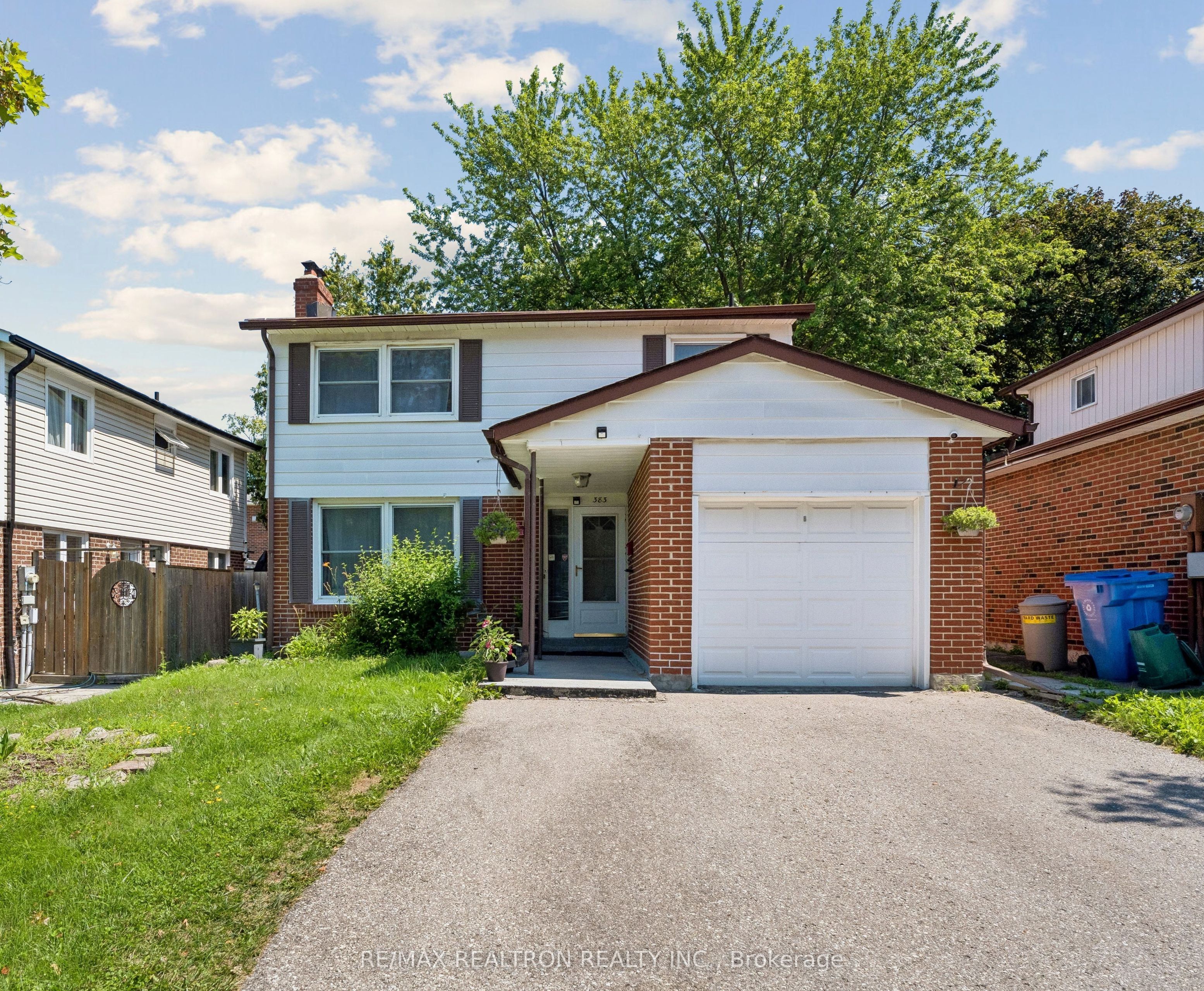383 Sandford Street, Newmarket, ON L3Y 4S5