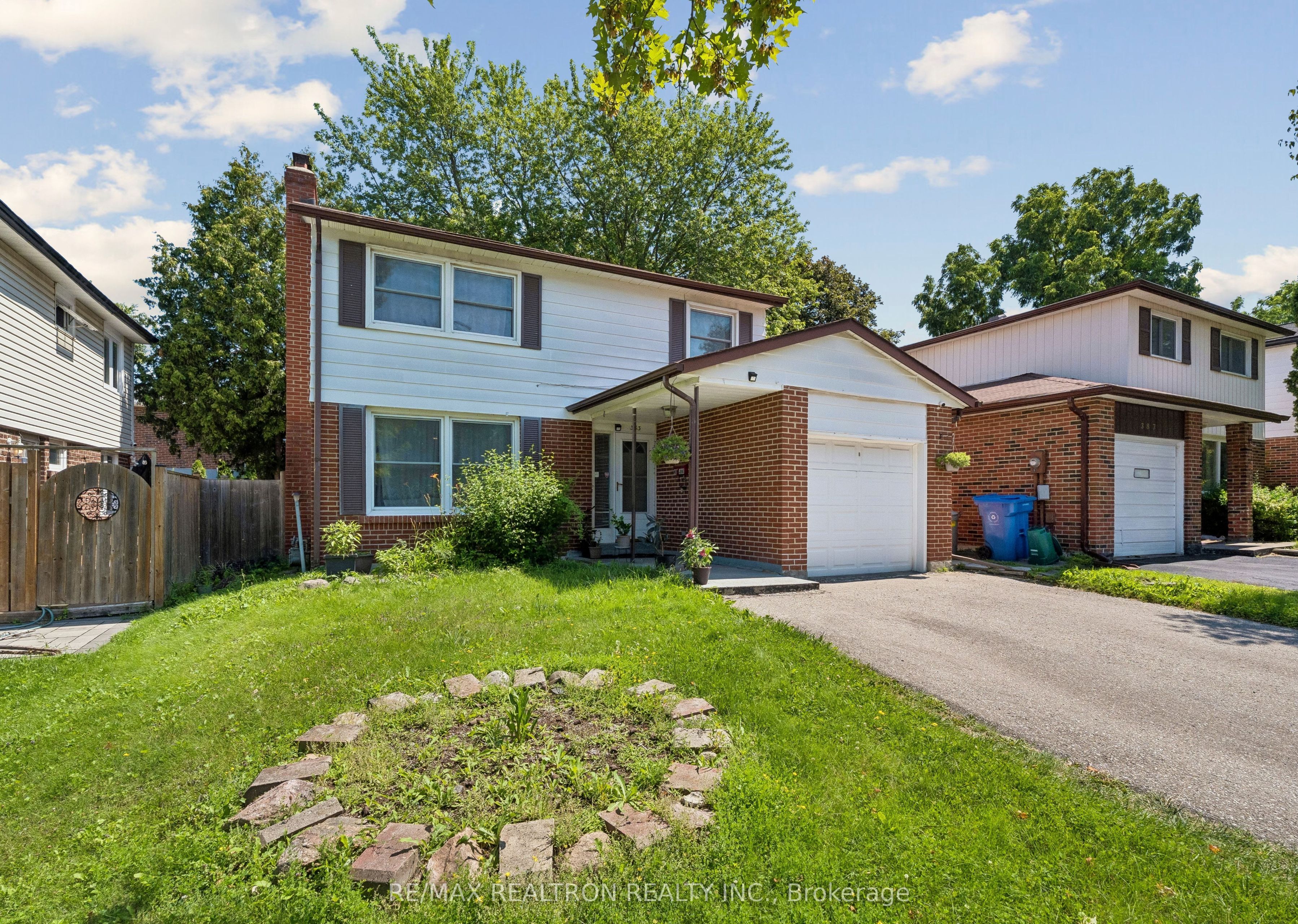 383 Sandford Street, Newmarket, ON L3Y 4S5 photo 2