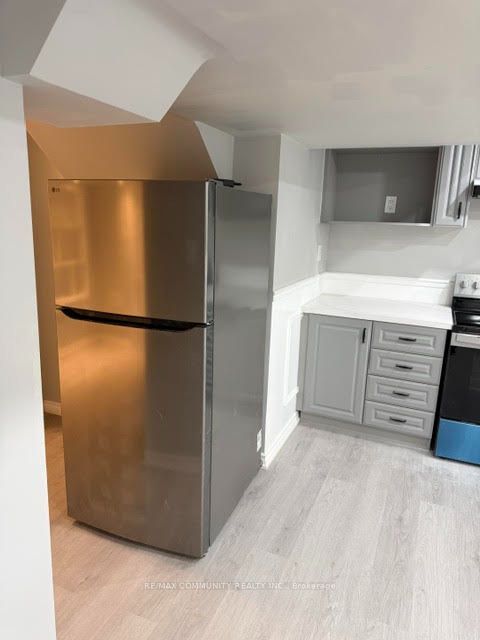327 Mantle Avenue Bsmt, Whitchurch-Stouffville, ON L4A 0R9 photo 2