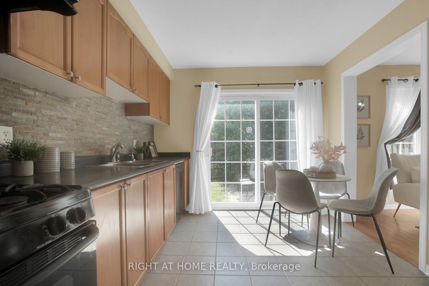 84 Dougherty Crescent, Whitchurch-Stouffville, ON L4A 0A2 photo 4