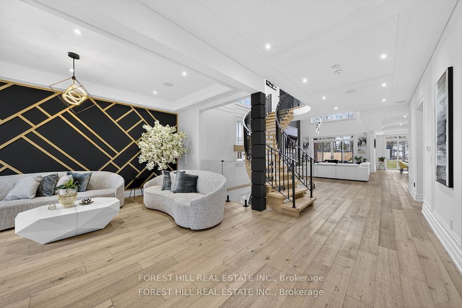 2019 Lilac Drive, Innisfil, ON L9S 1Y9 photo 3