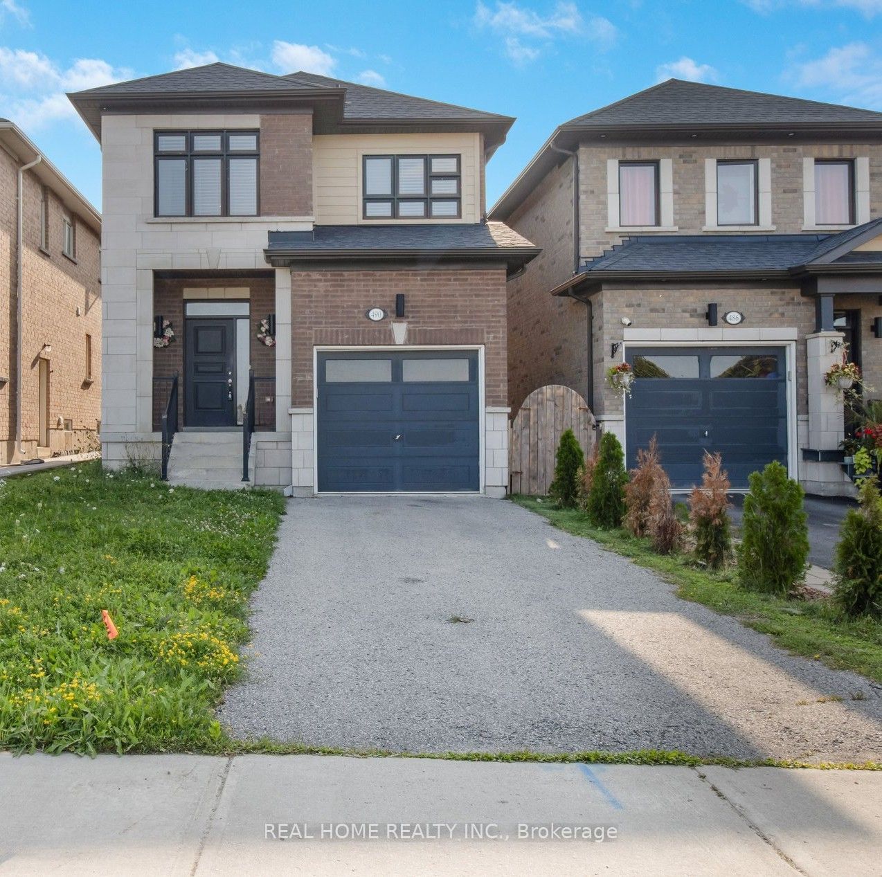490 Rita's Avenue, Newmarket, ON L3X 2M8