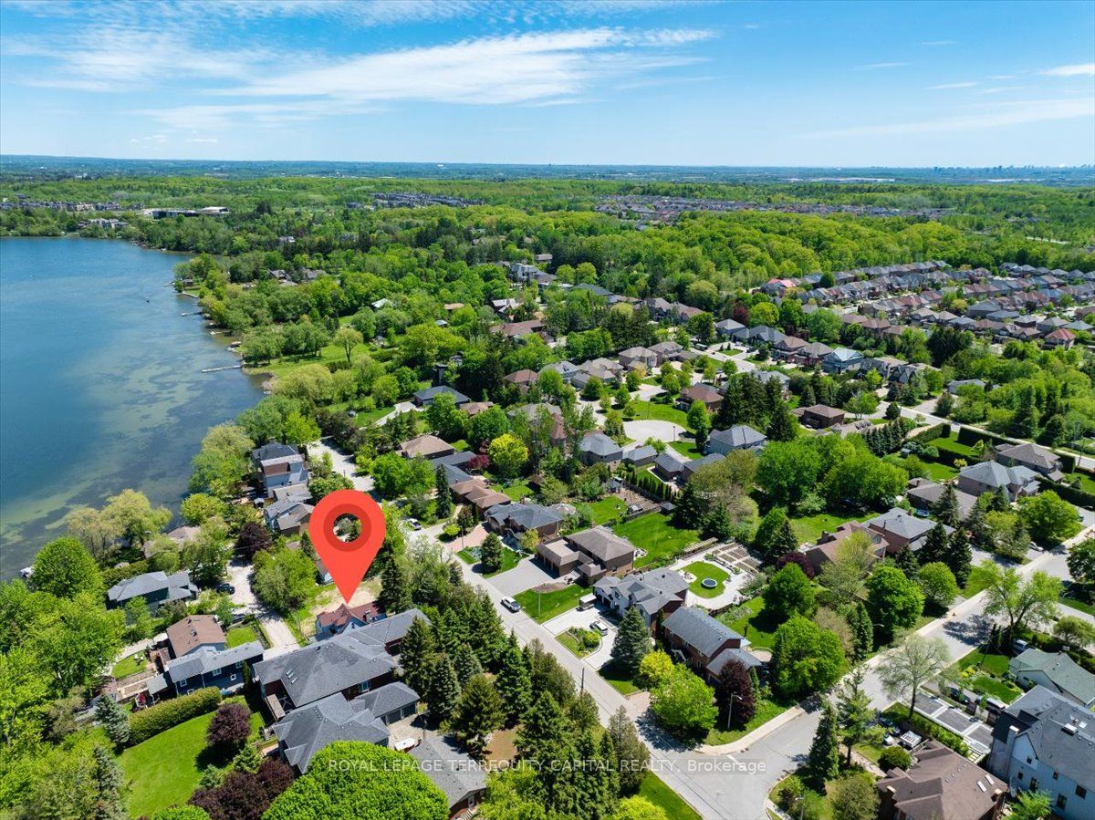 260 Douglas Road, Richmond Hill, ON L4E 3H7 photo 3