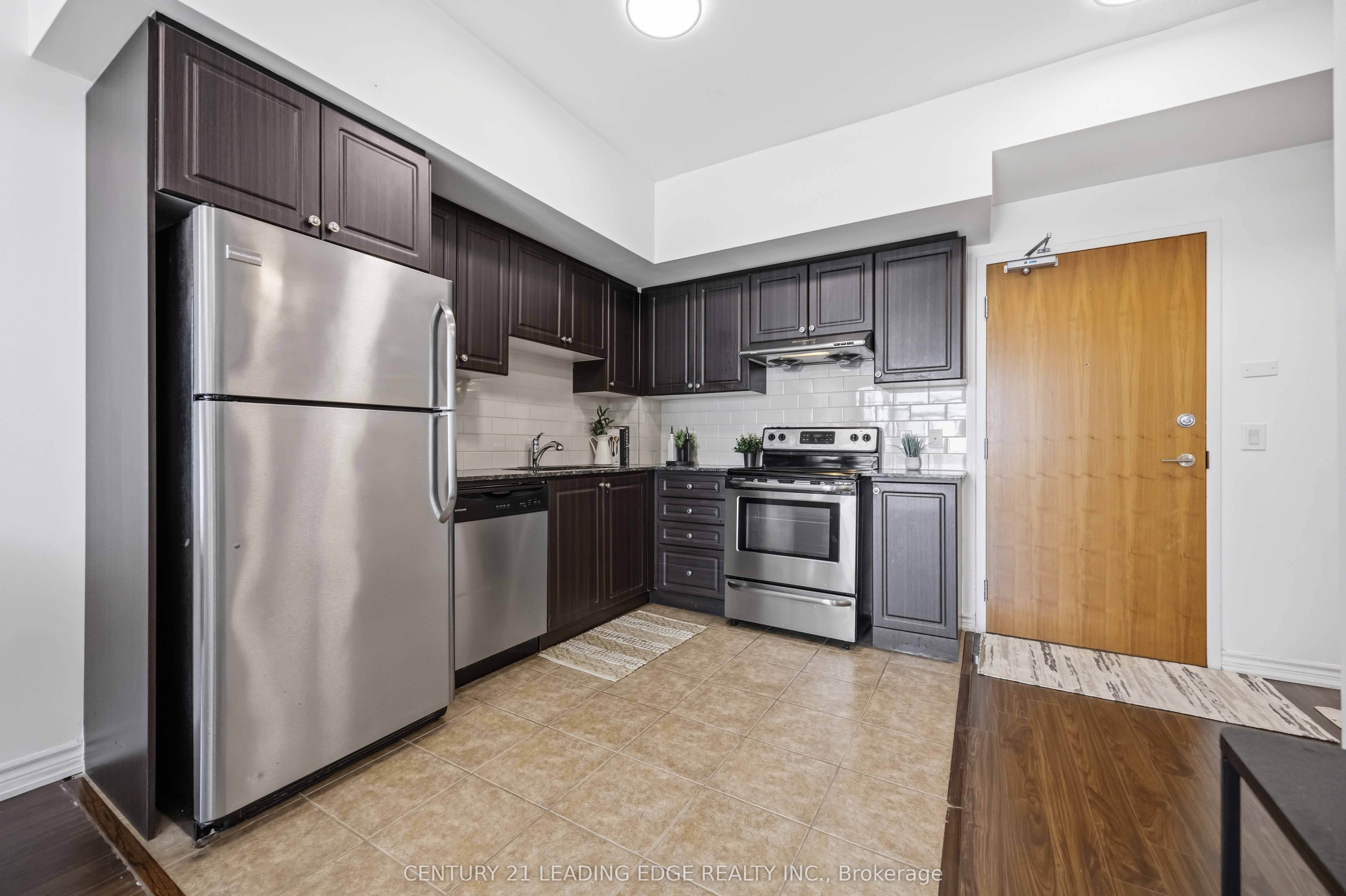 8323 Kennedy Road 612, Markham, ON L3R 5W7 photo 4