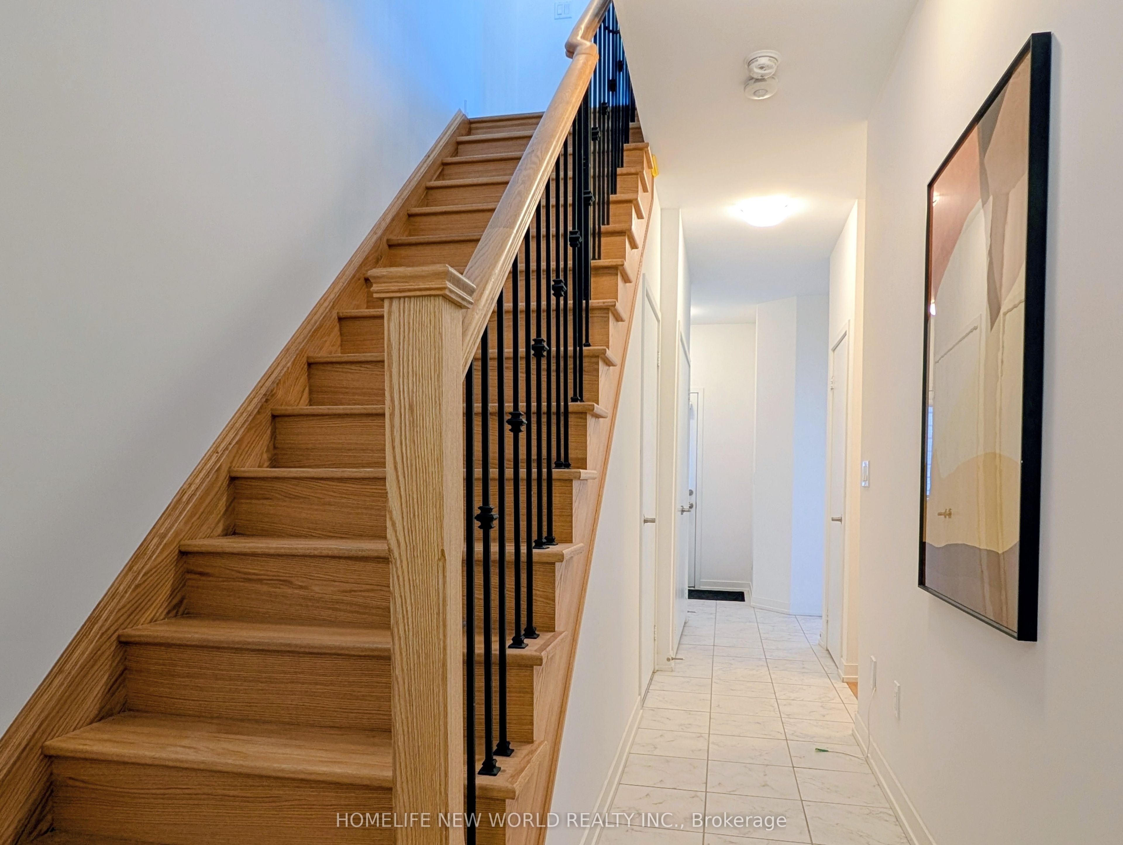 257 Harding Park Street, Newmarket, ON L3Y 0E1 photo 3