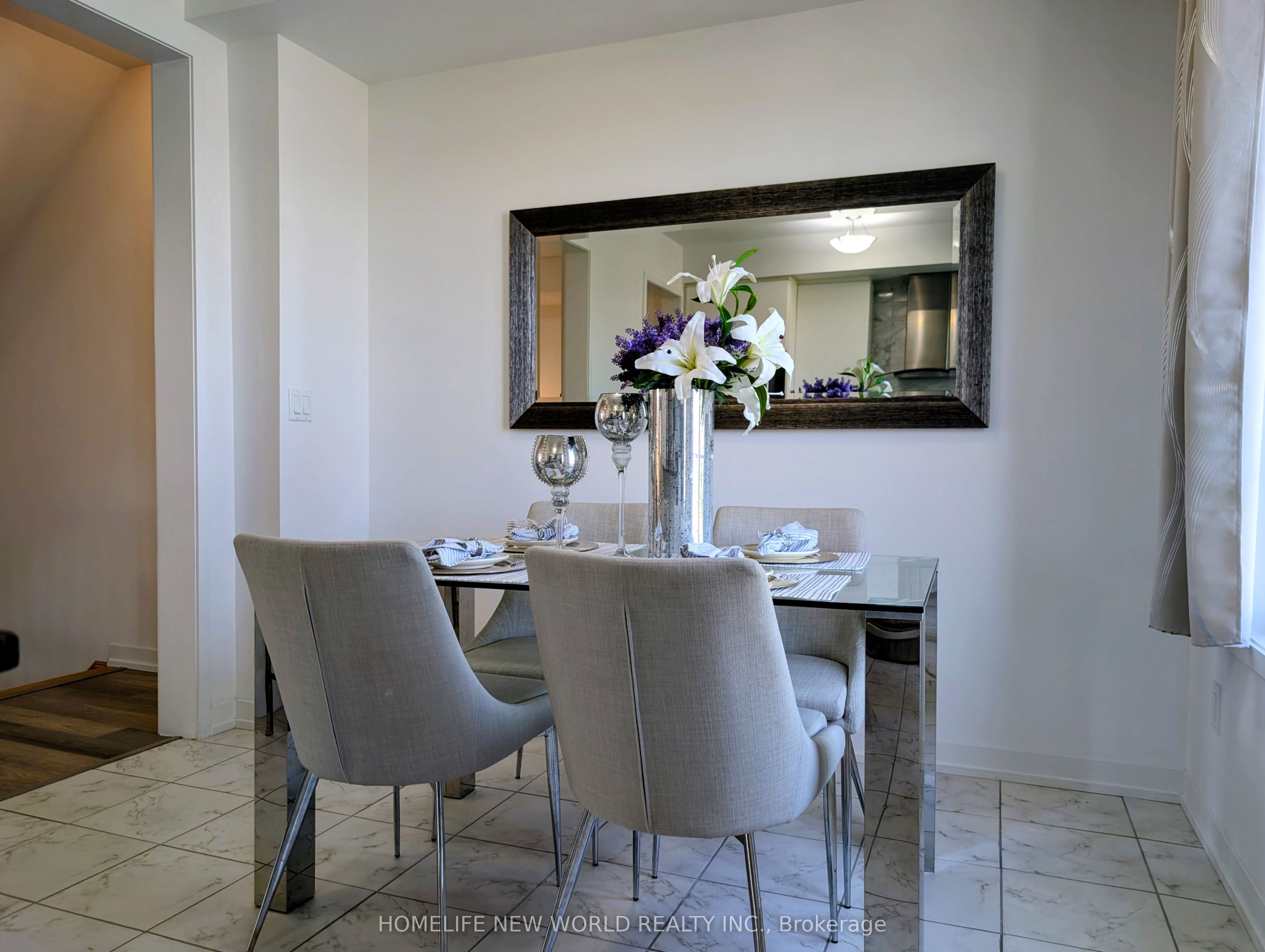 257 Harding Park Street, Newmarket, ON L3Y 0E1 photo 4